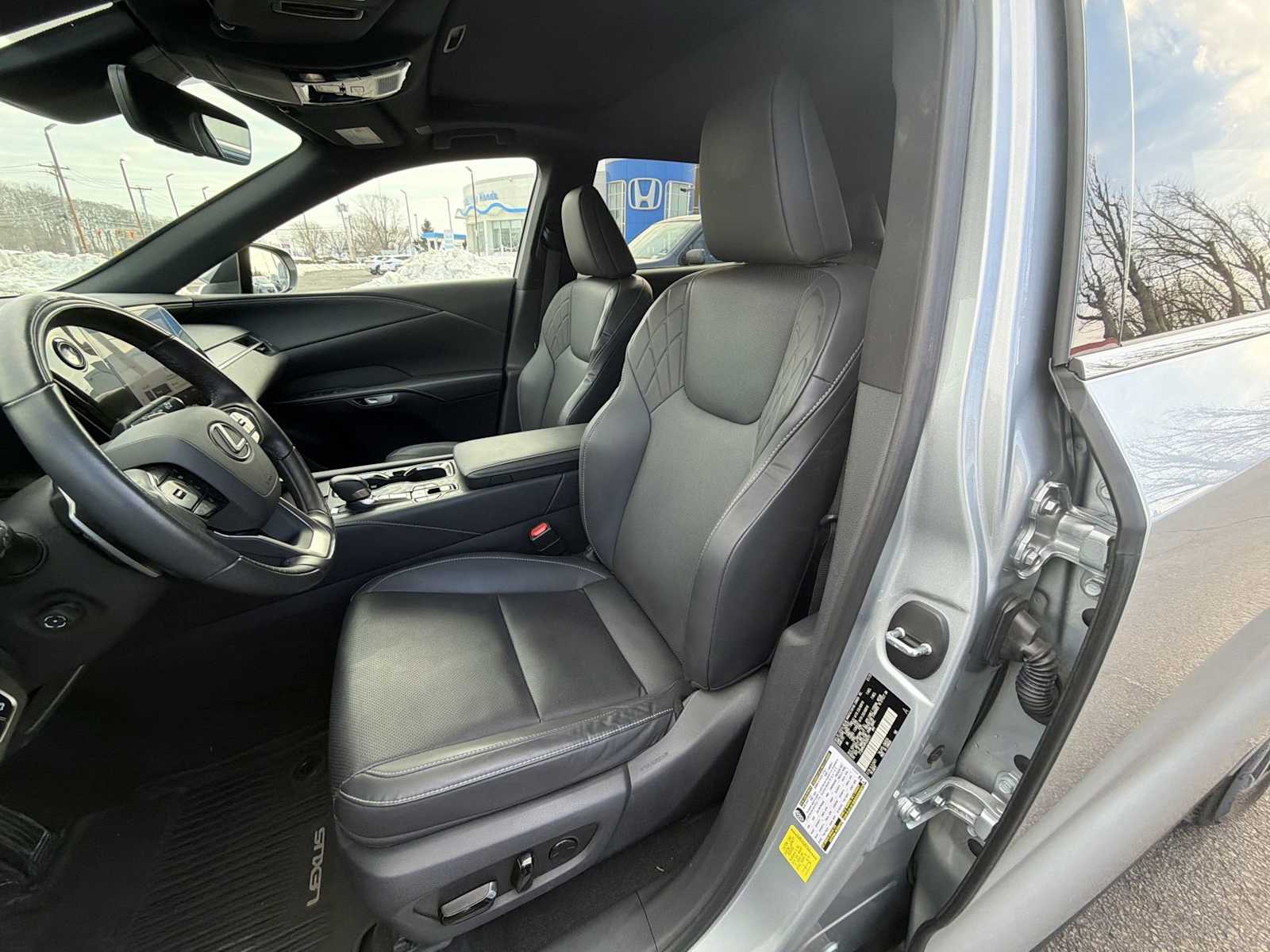 Thumbnail: 2023 Lexus RX - 21