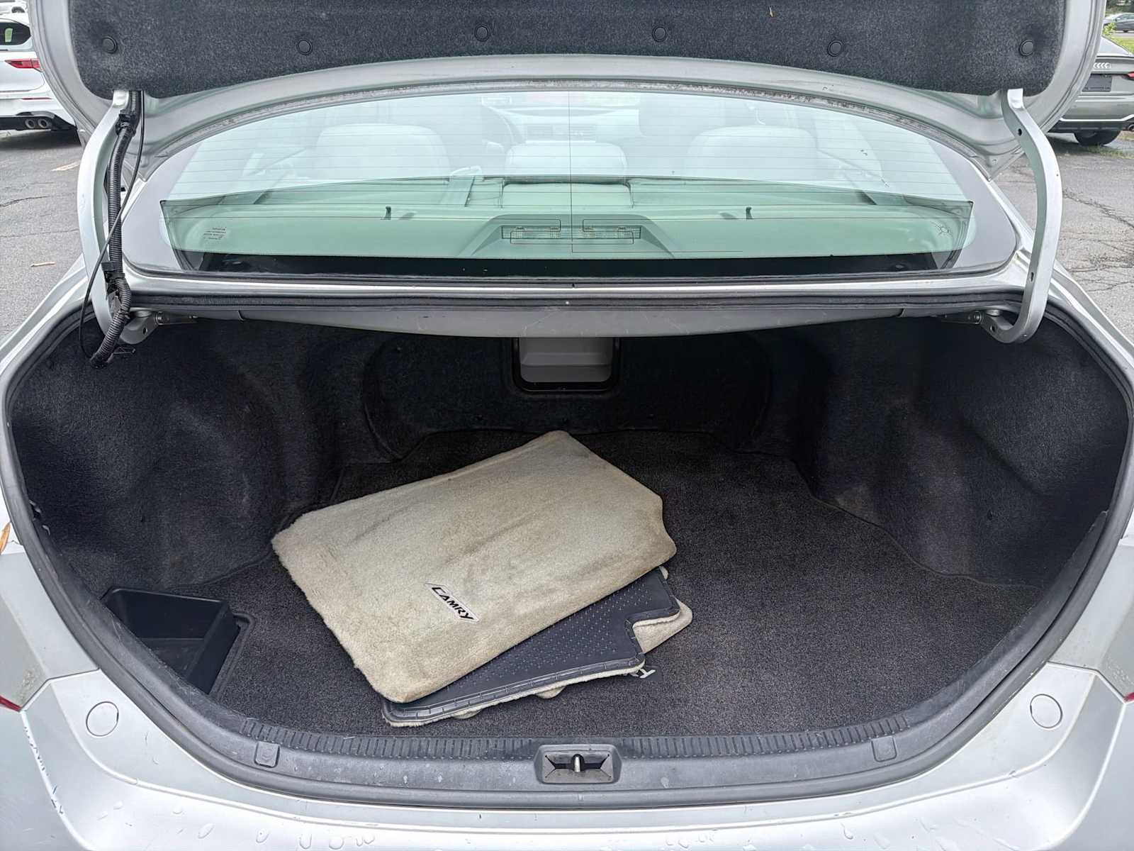 Thumbnail: 2010 Toyota Camry - 31