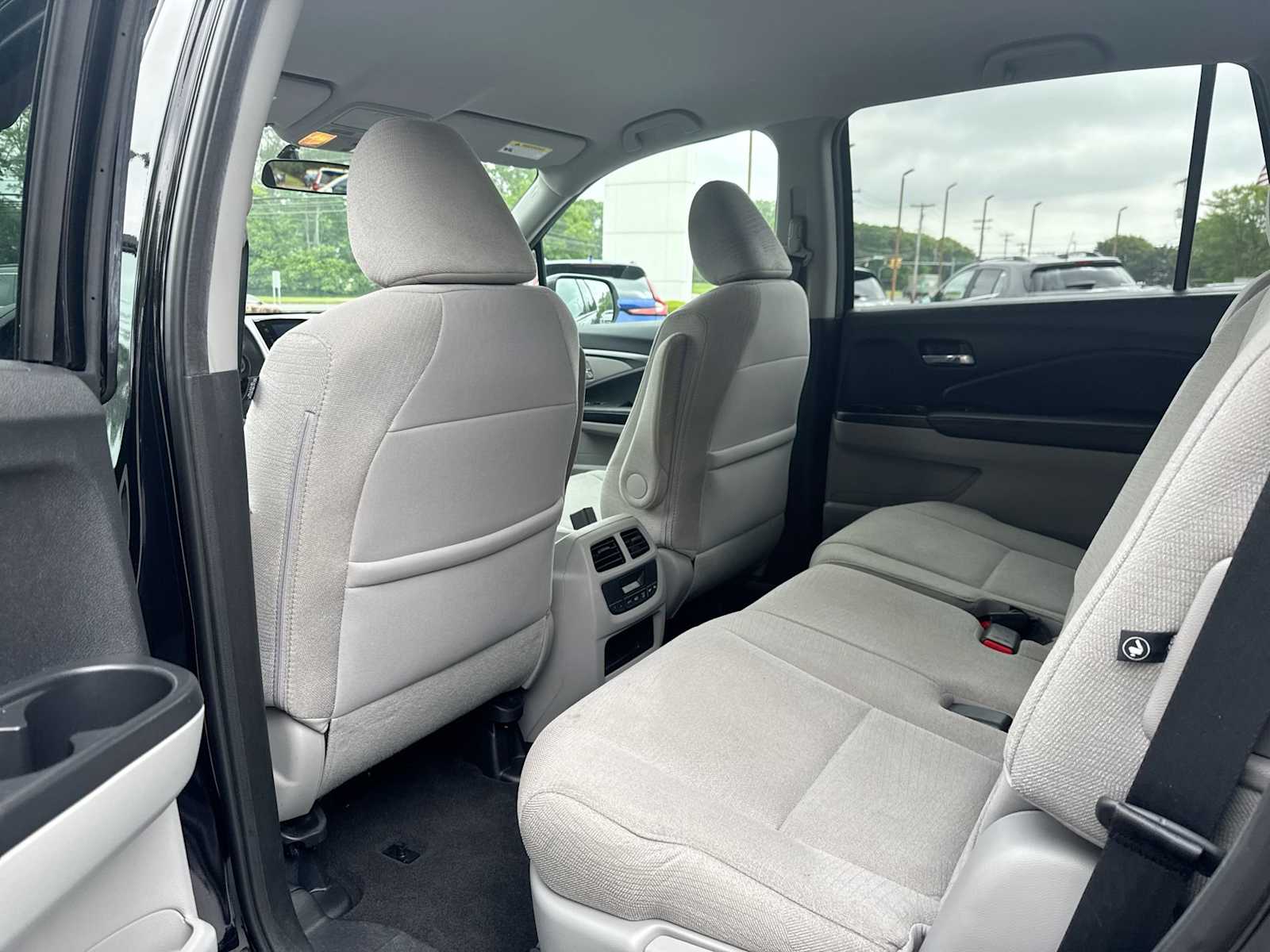 Thumbnail: 2017 Honda Pilot - 12