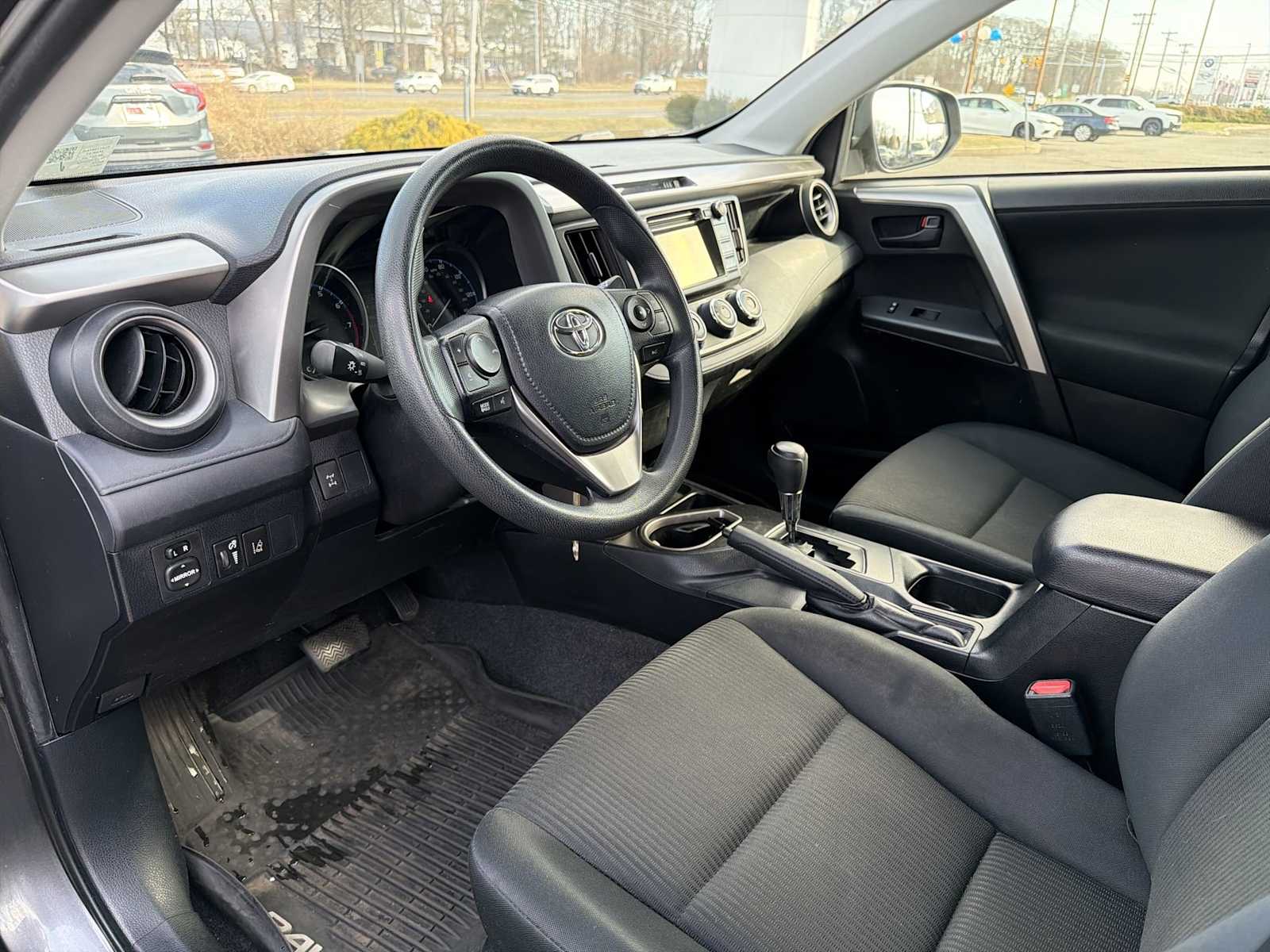 Thumbnail: 2017 Toyota RAV4 - 10