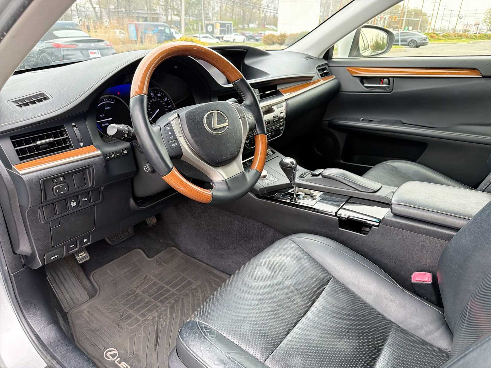 Thumbnail: 2013 Lexus ES - 10