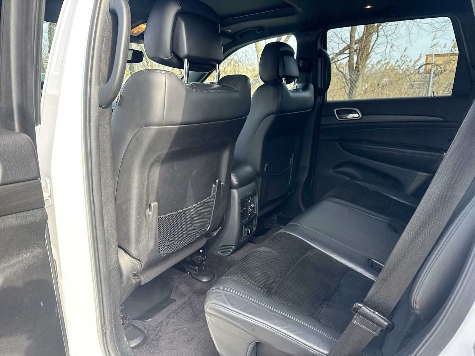 Thumbnail: 2017 Jeep Grand Cherokee - 12