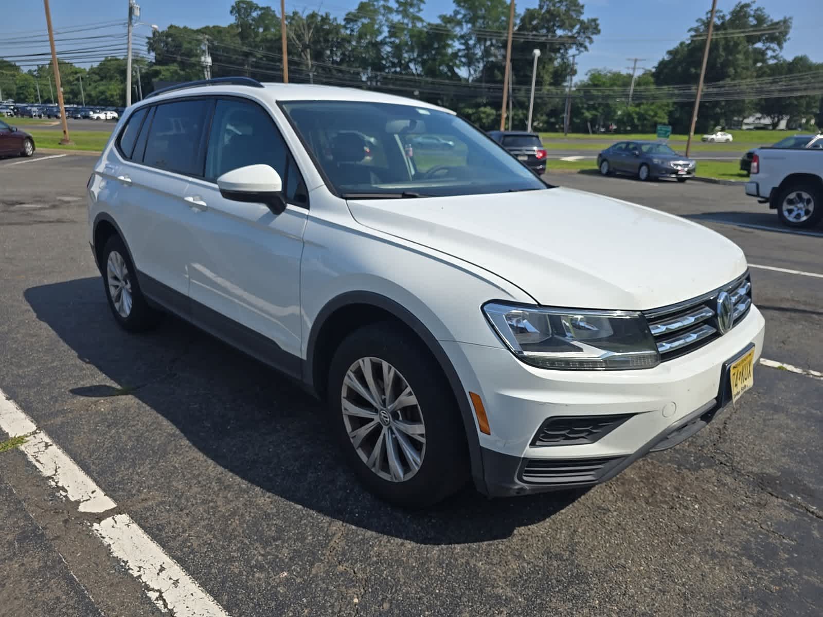Thumbnail: 2018 Volkswagen Tiguan - 3