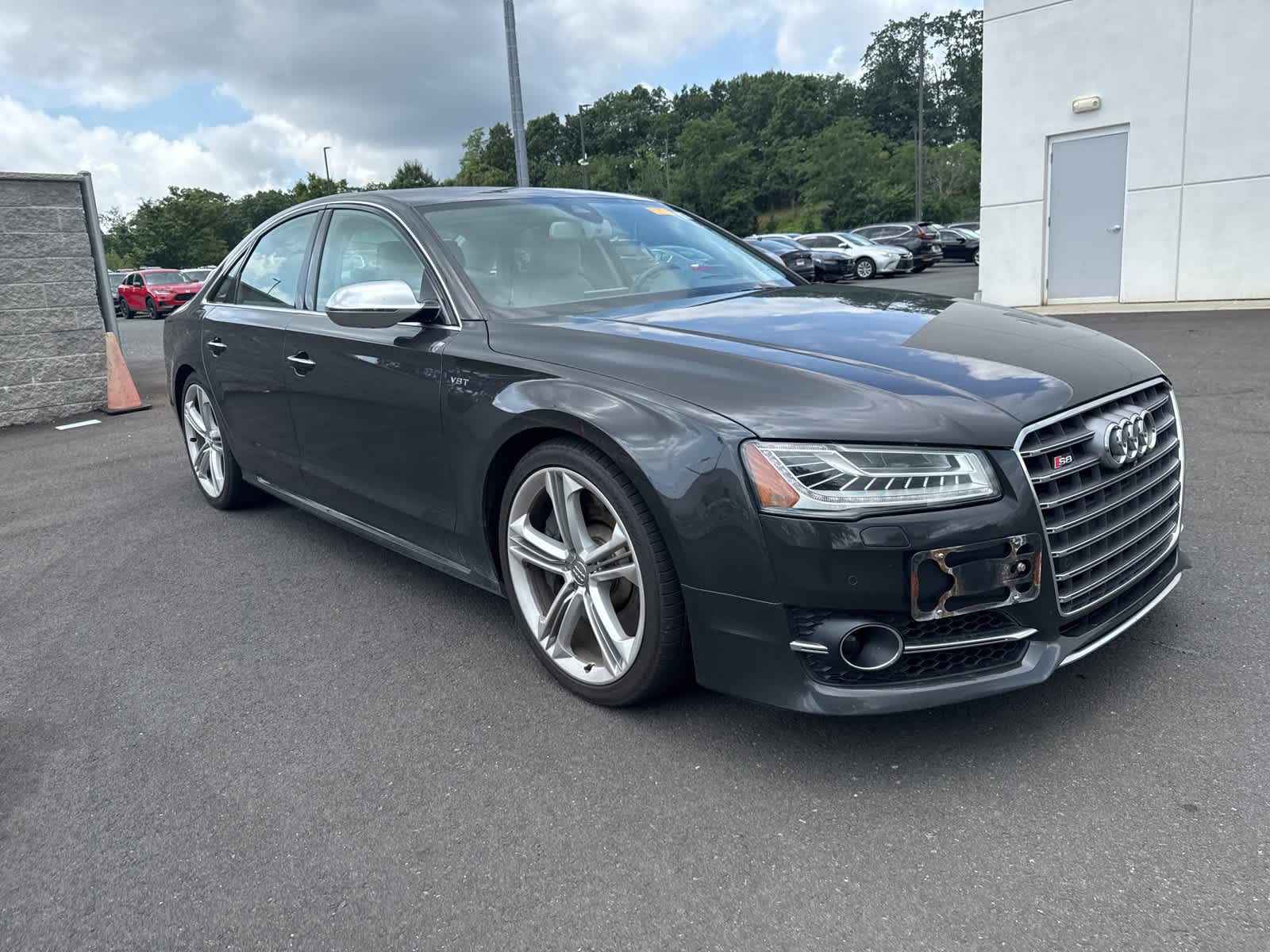 Thumbnail: 2015 Audi S8 - 7