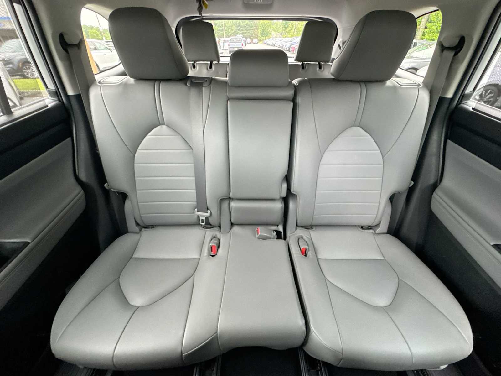 2022 Toyota Highlander XLE 13