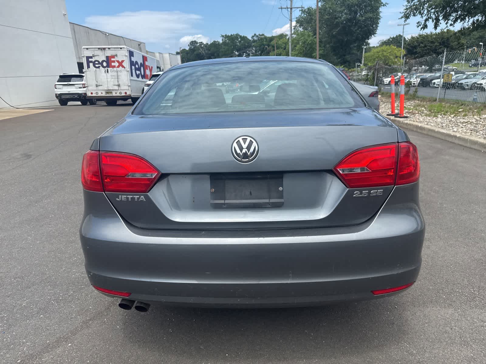 Thumbnail: 2011 Volkswagen Jetta - 4