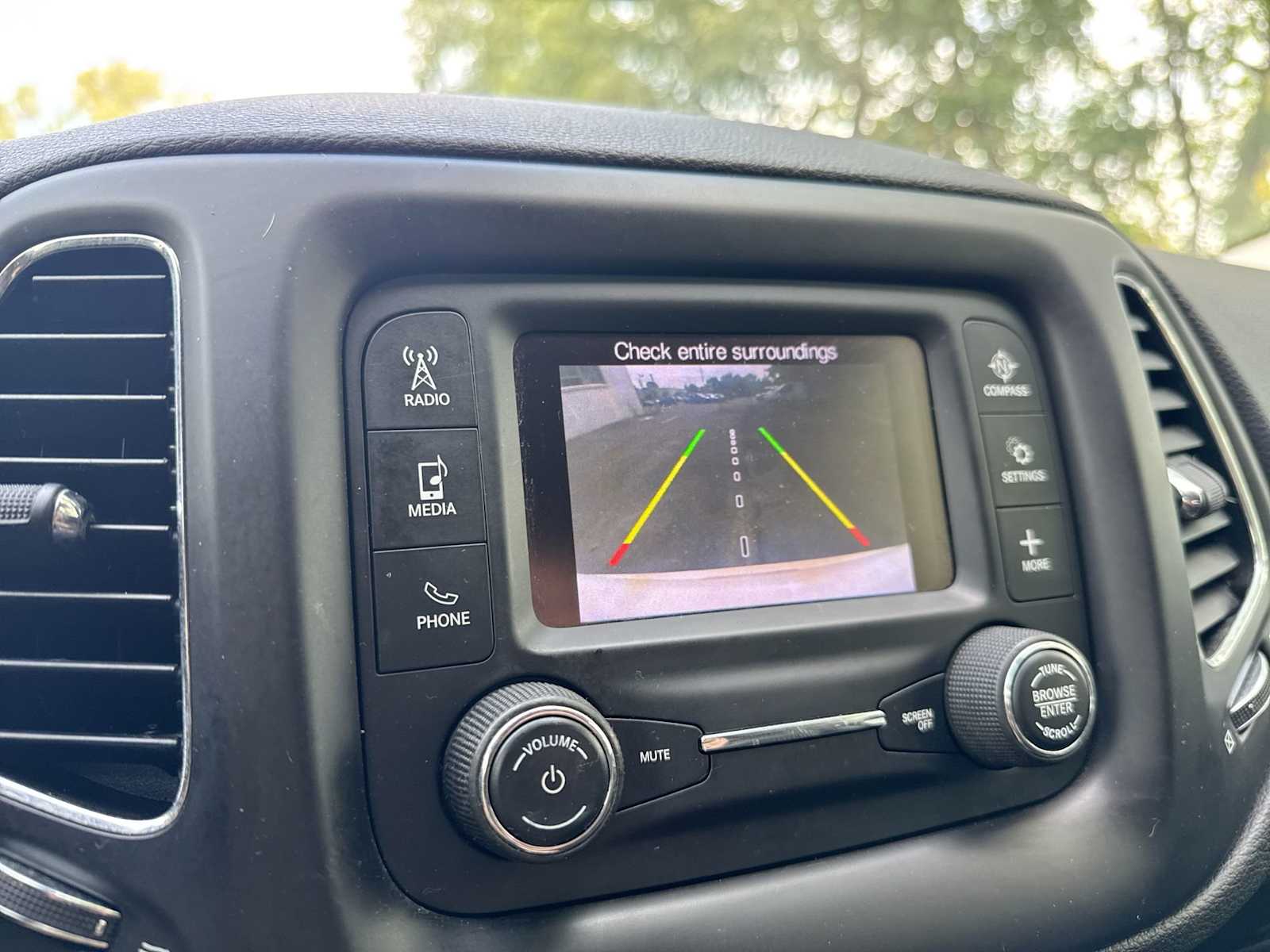Thumbnail: 2018 Jeep Compass - 27