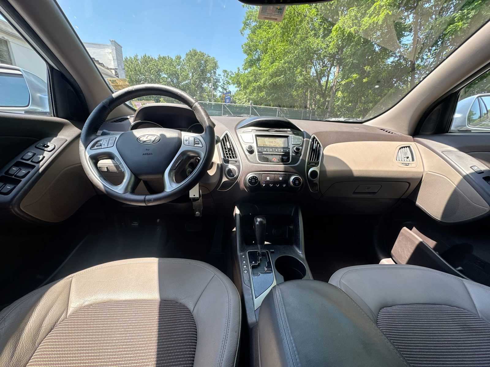 Thumbnail: 2011 Hyundai Tucson - 20