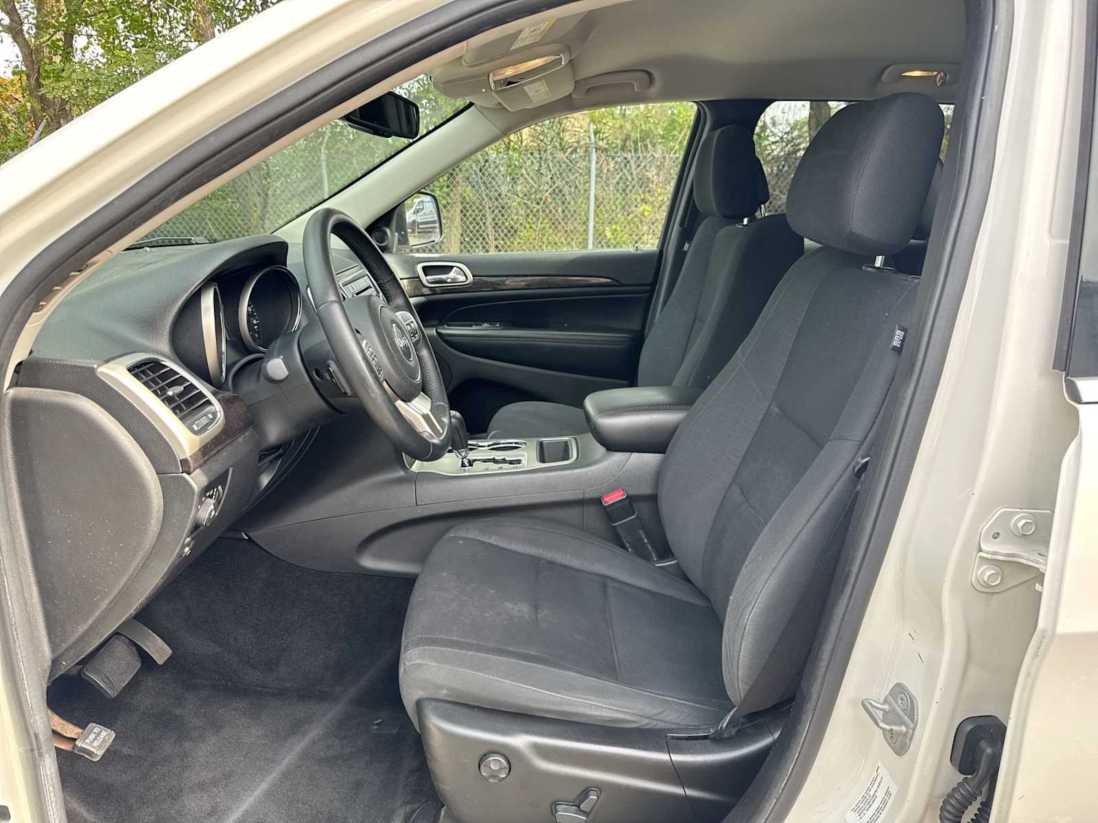 Thumbnail: 2012 Jeep Grand Cherokee - 11