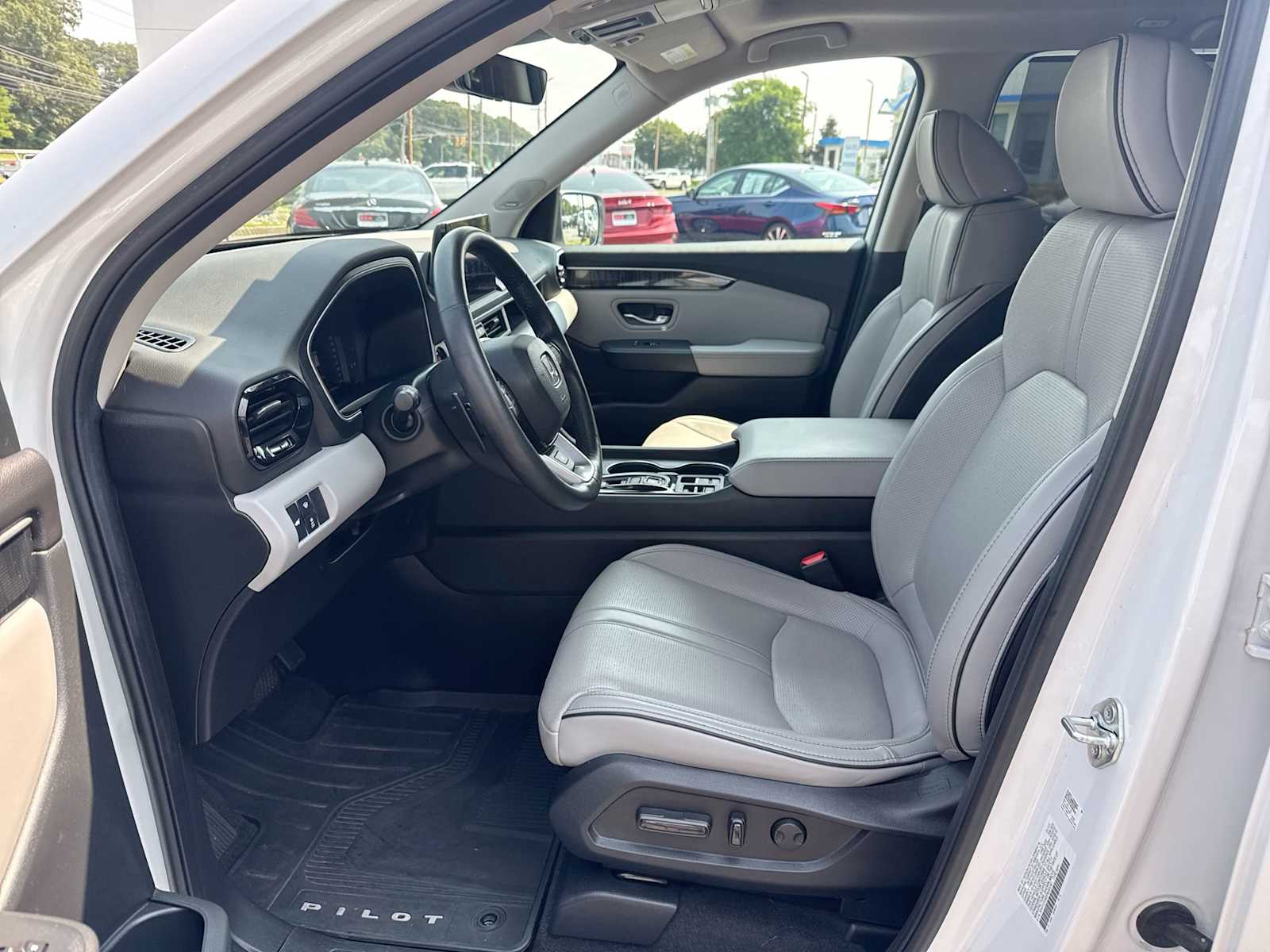 Thumbnail: 2023 Honda Pilot - 11