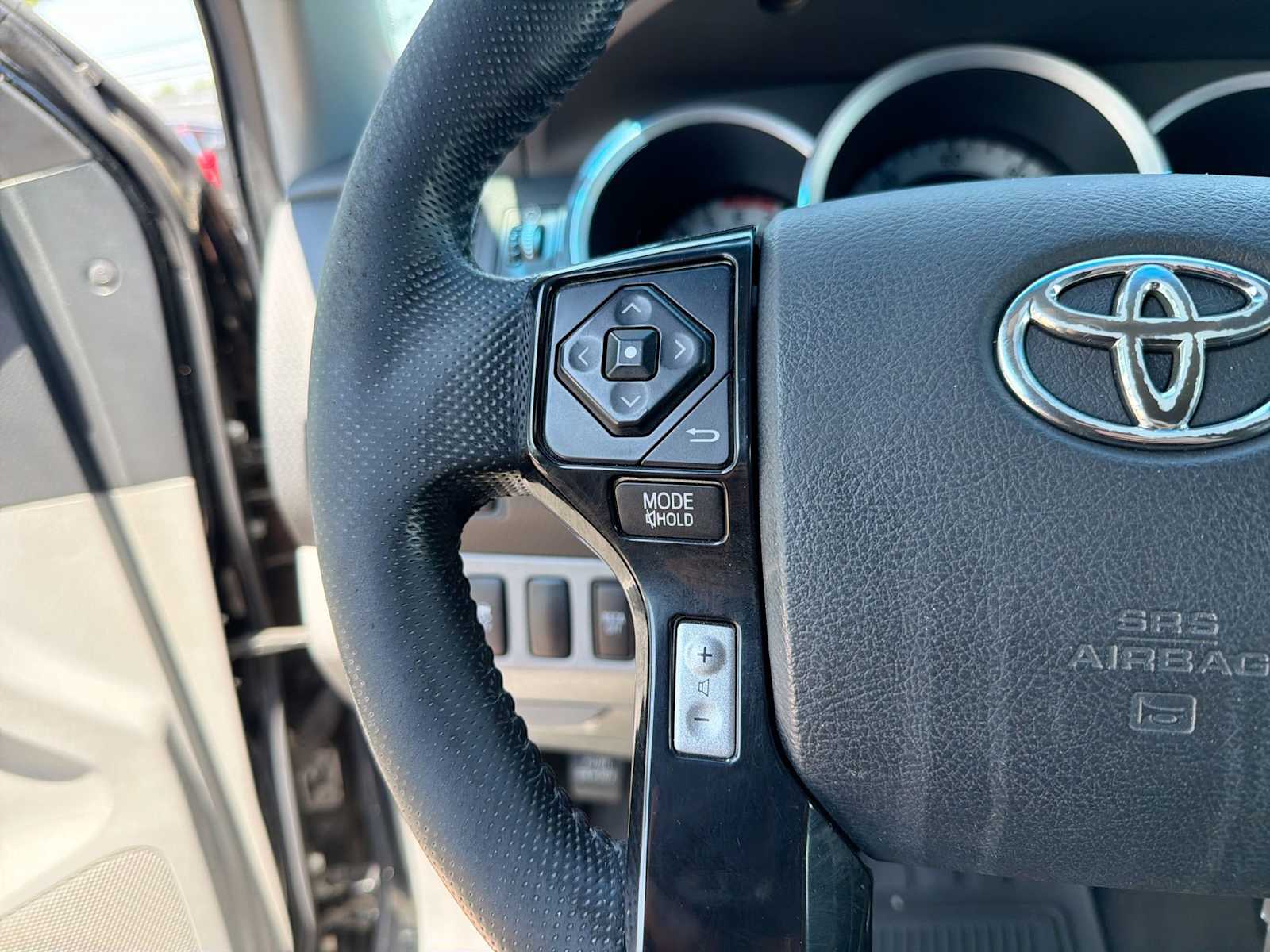 Thumbnail: 2015 Toyota Tacoma - 23