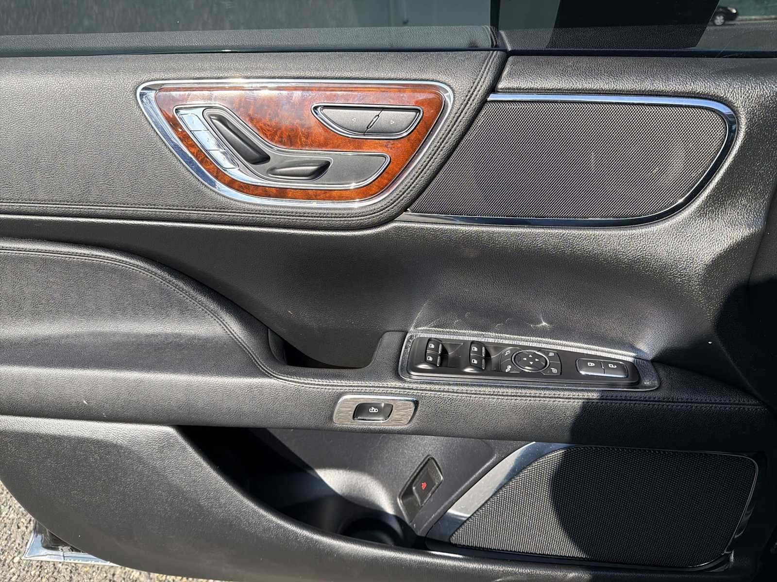 Thumbnail: 2020 Lincoln Continental - 22