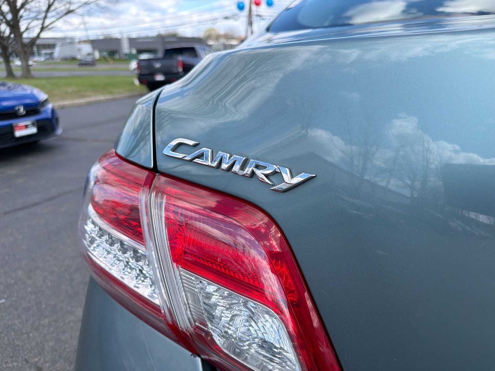 Thumbnail: 2011 Toyota Camry - 18