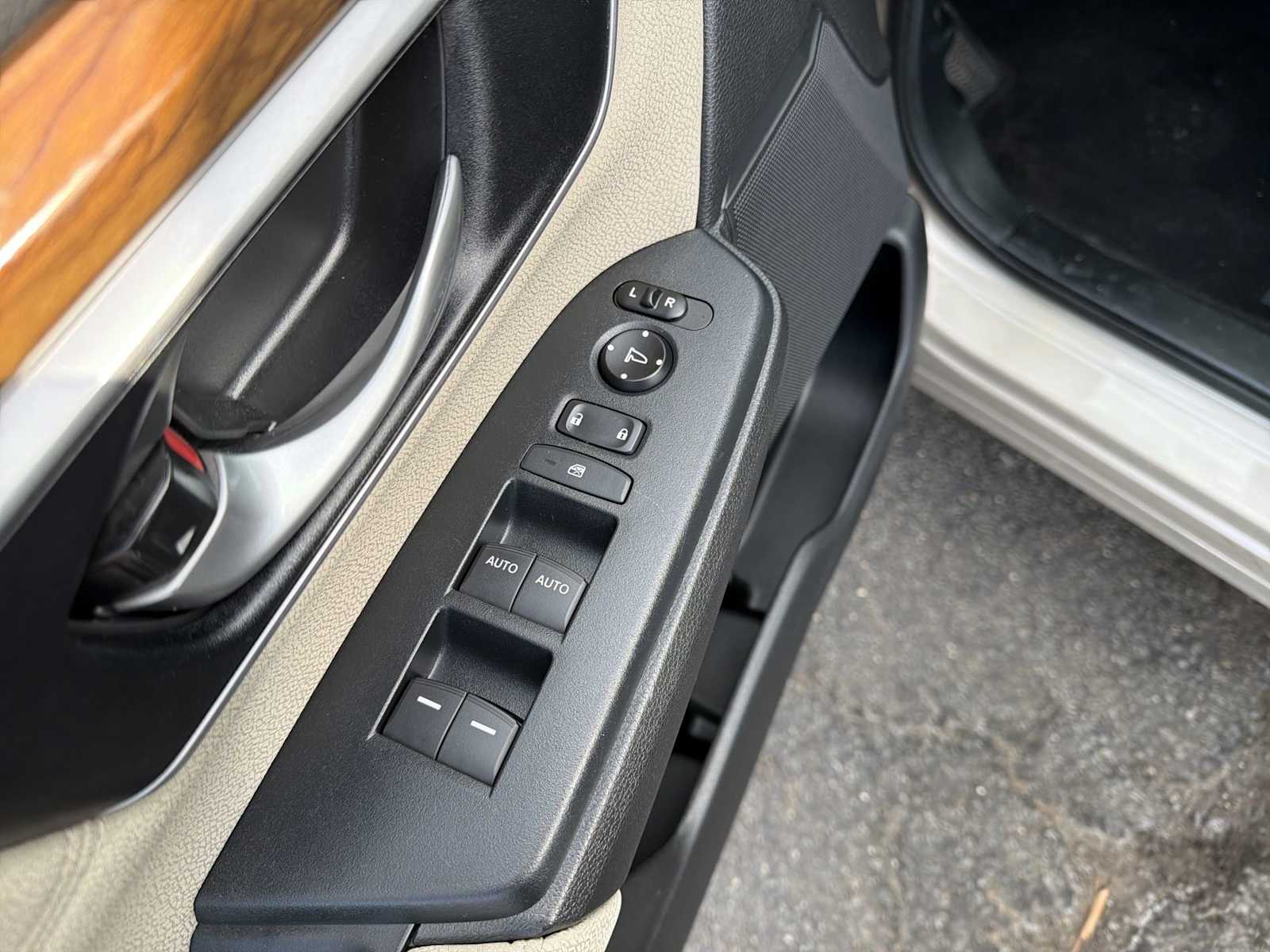 Thumbnail: 2017 Honda CR-V - 22