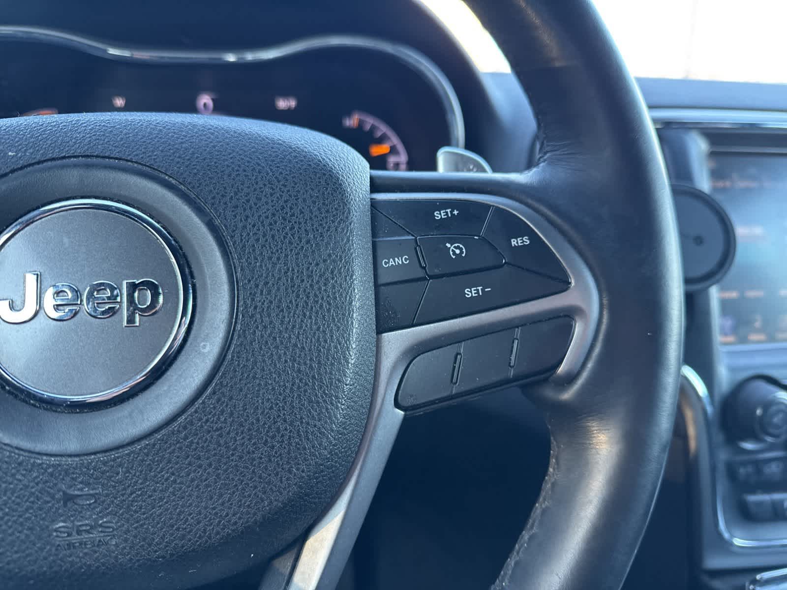 Thumbnail: 2017 Jeep Grand Cherokee - 18