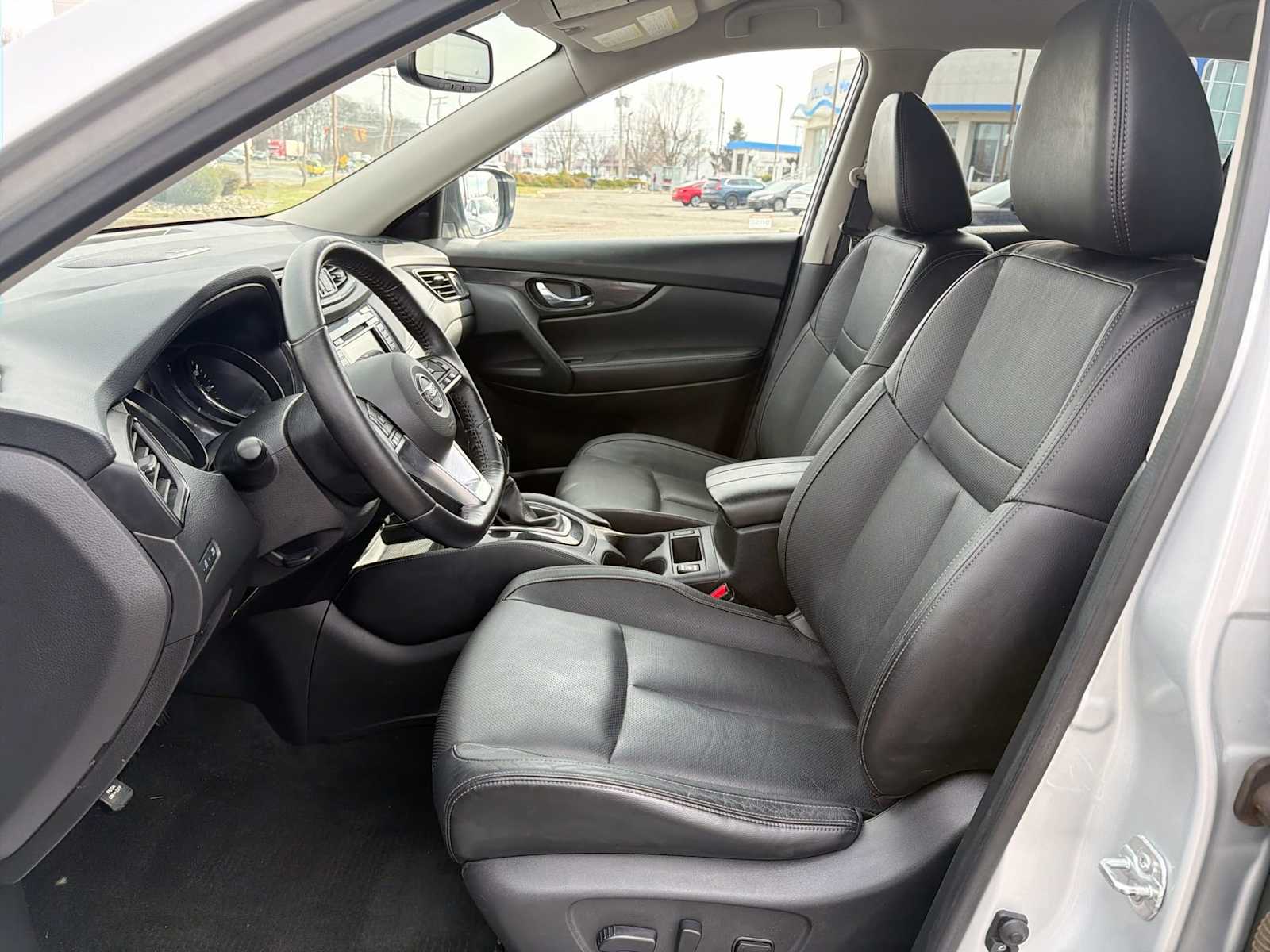 Thumbnail: 2018 Nissan Rogue - 11