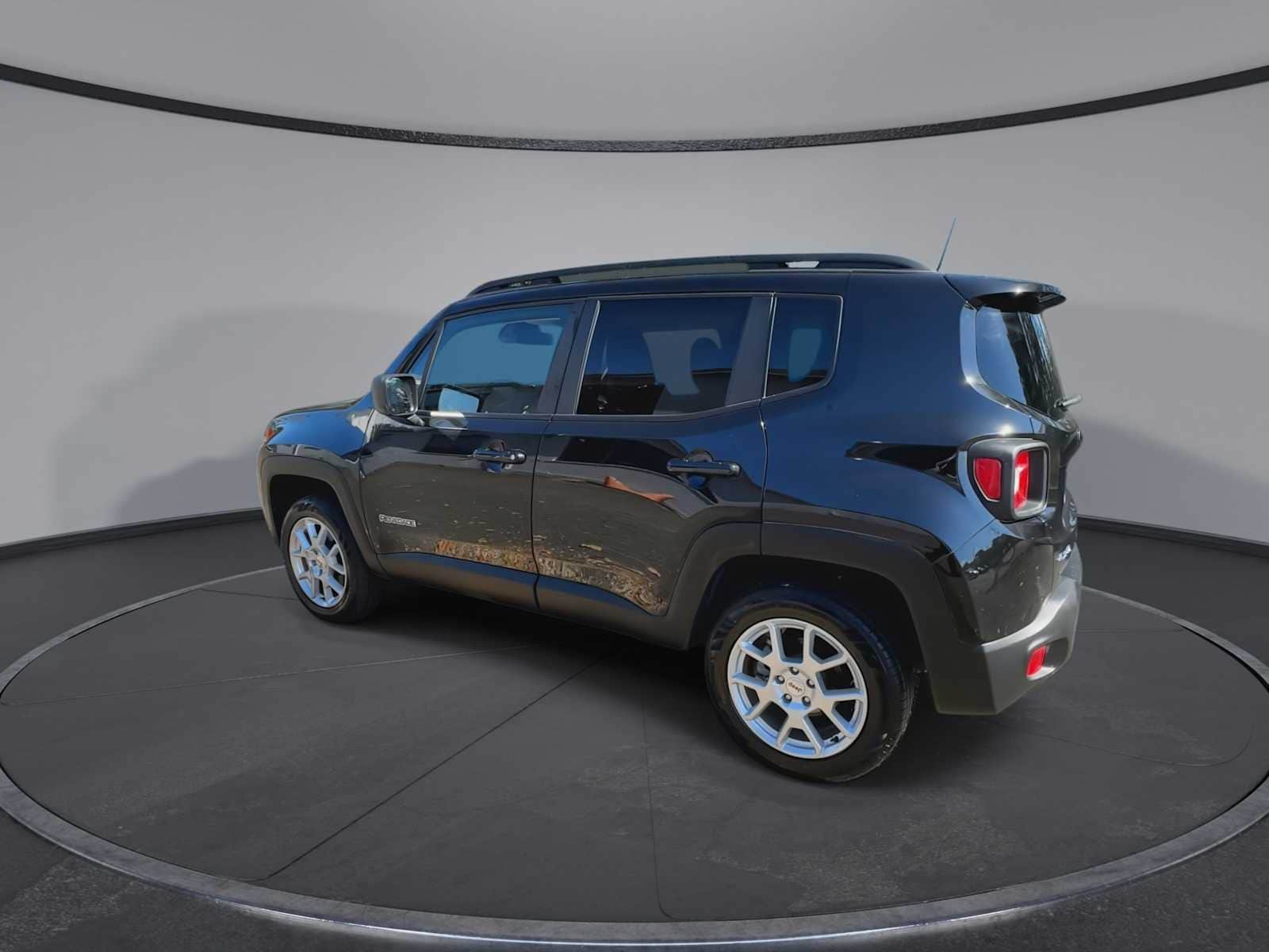 Thumbnail: 2022 Jeep Renegade - 6