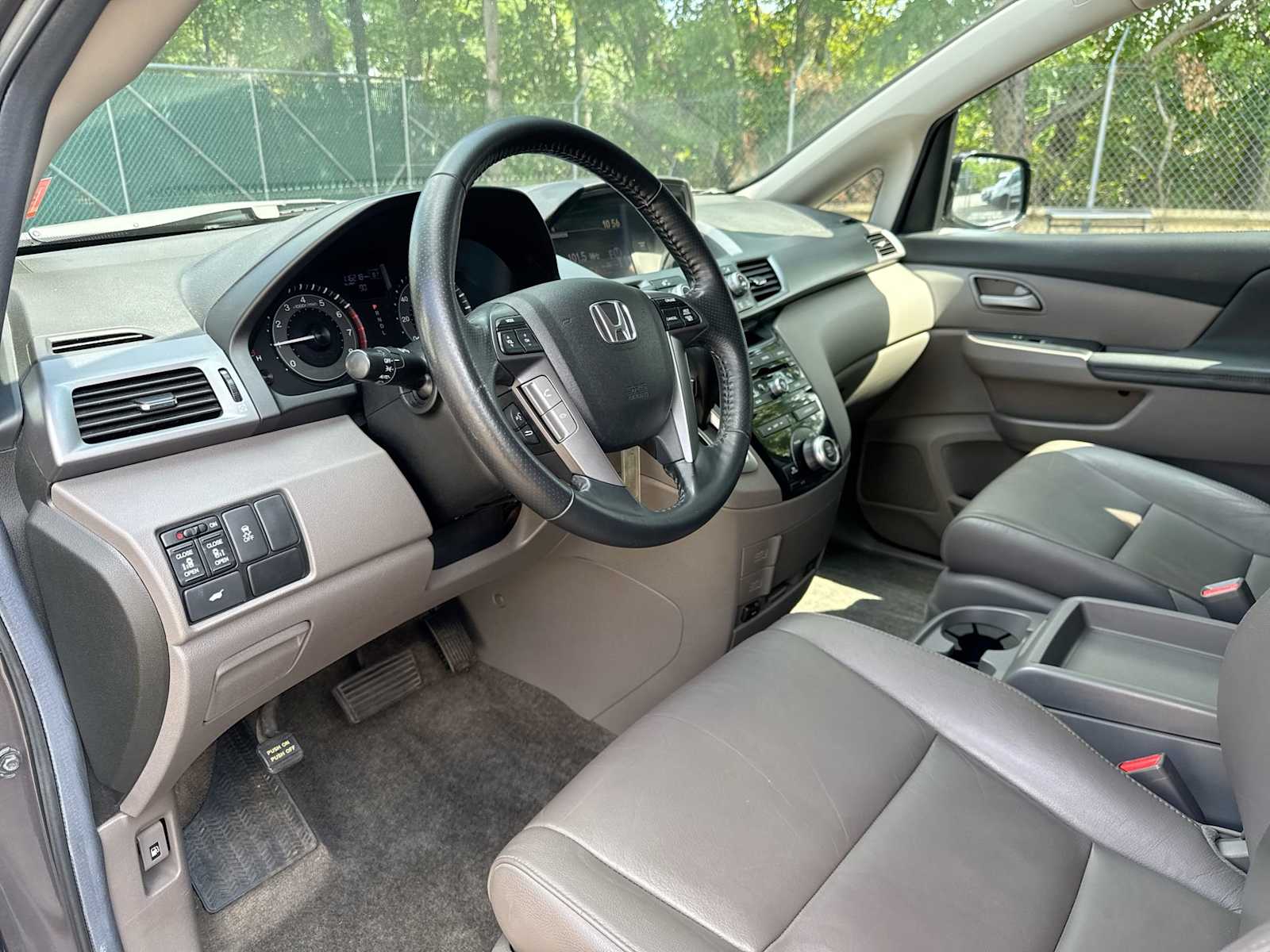 Thumbnail: 2013 Honda Odyssey - 10