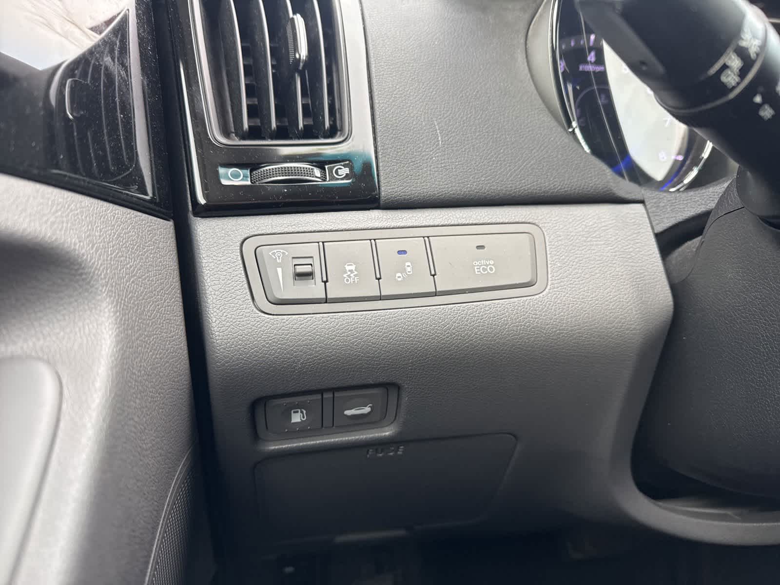 Thumbnail: 2014 Hyundai Sonata - 21