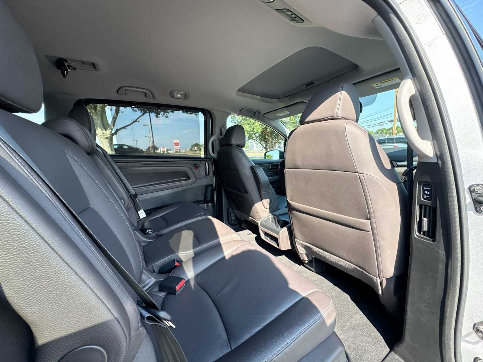Thumbnail: 2023 Honda Odyssey - 14
