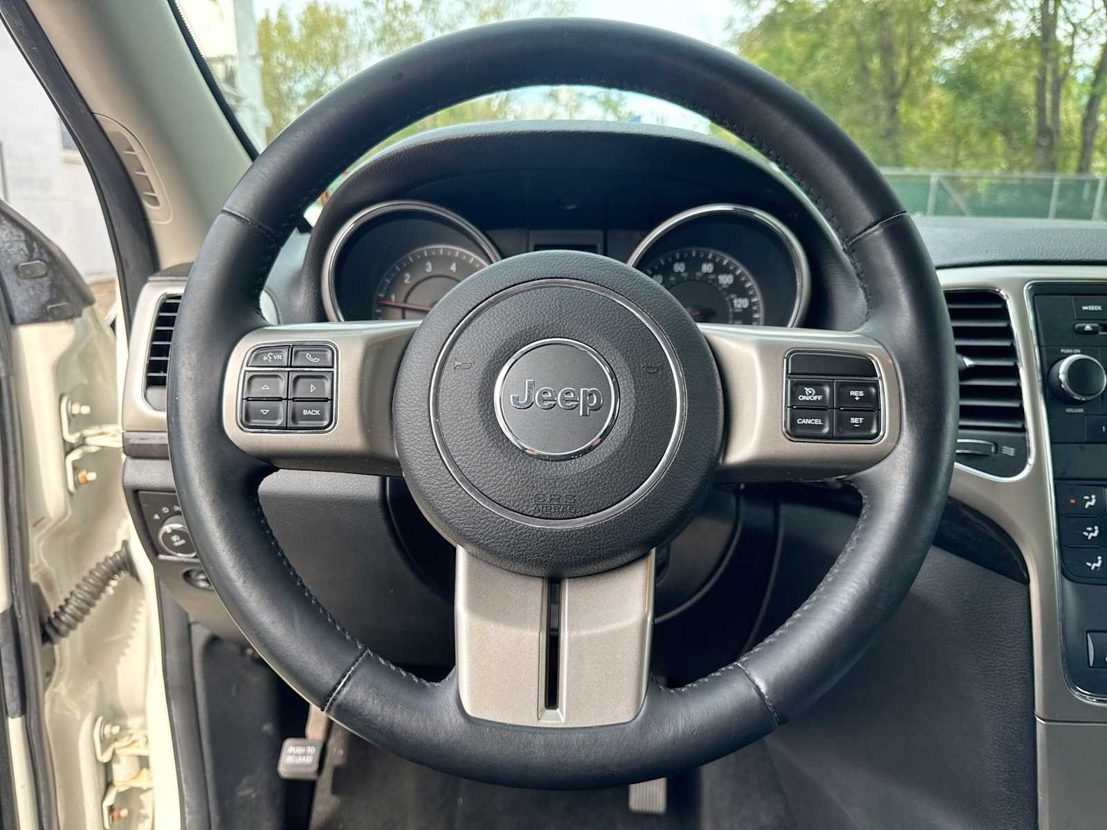 Thumbnail: 2012 Jeep Grand Cherokee - 23