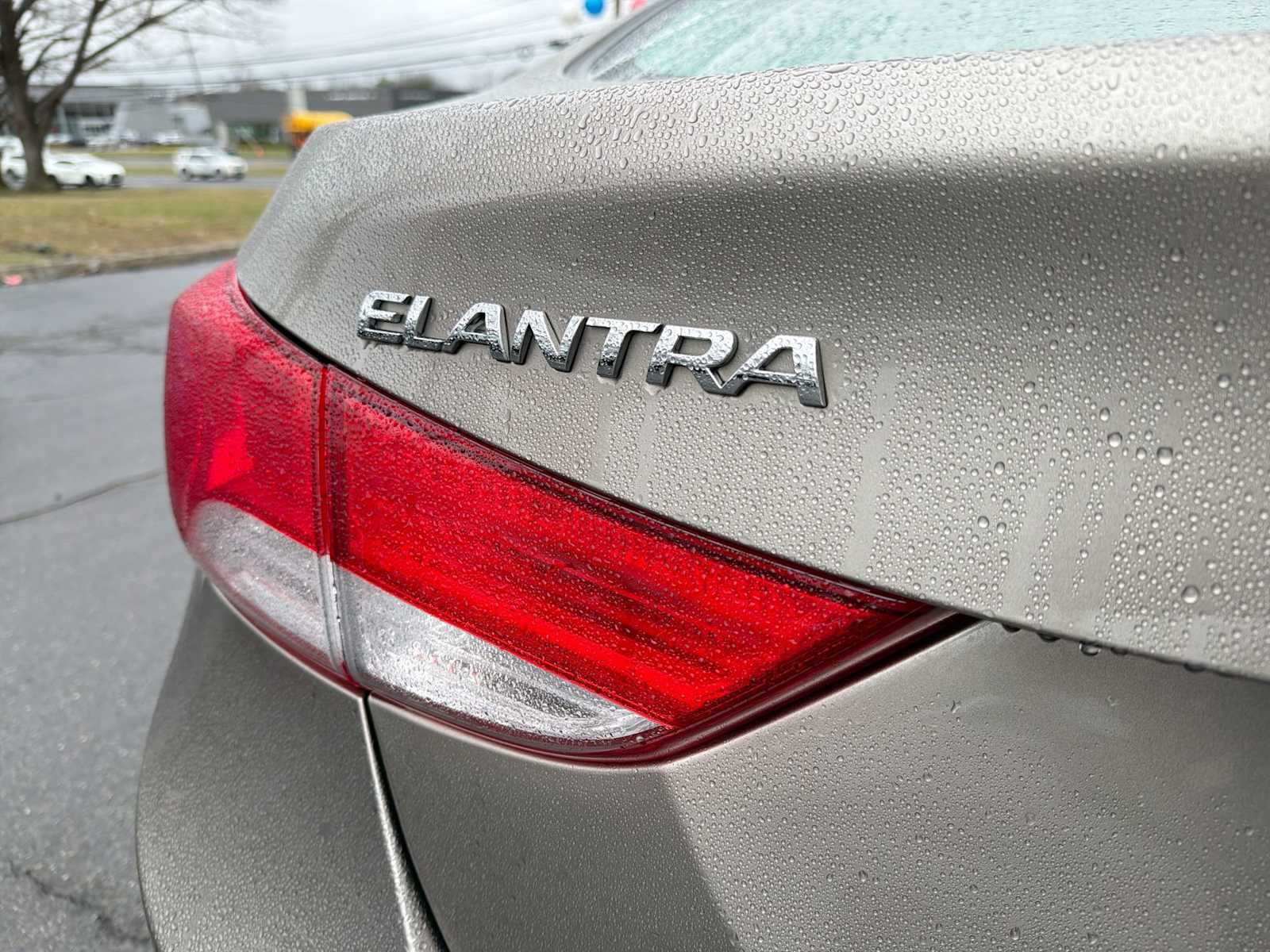 Thumbnail: 2013 Hyundai Elantra - 18