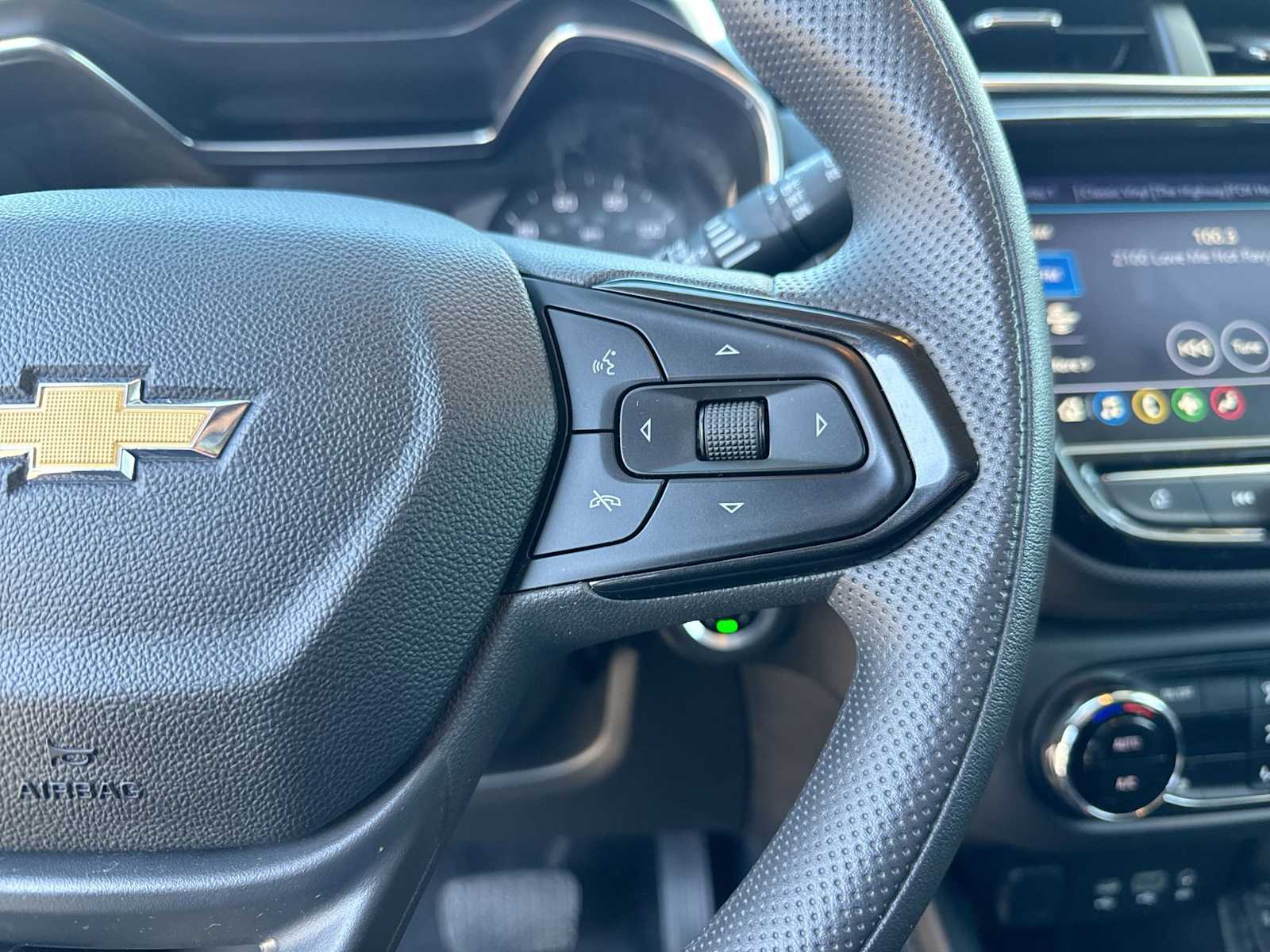 Thumbnail: 2023 Chevrolet TrailBlazer - 25