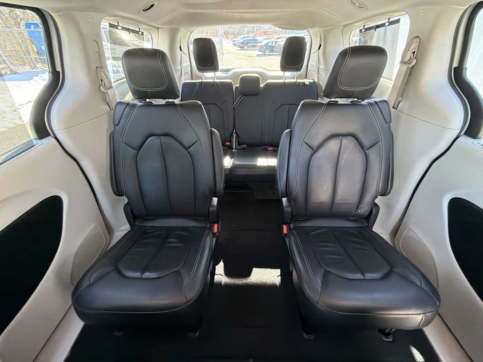 Thumbnail: 2022 Chrysler Pacifica - 13