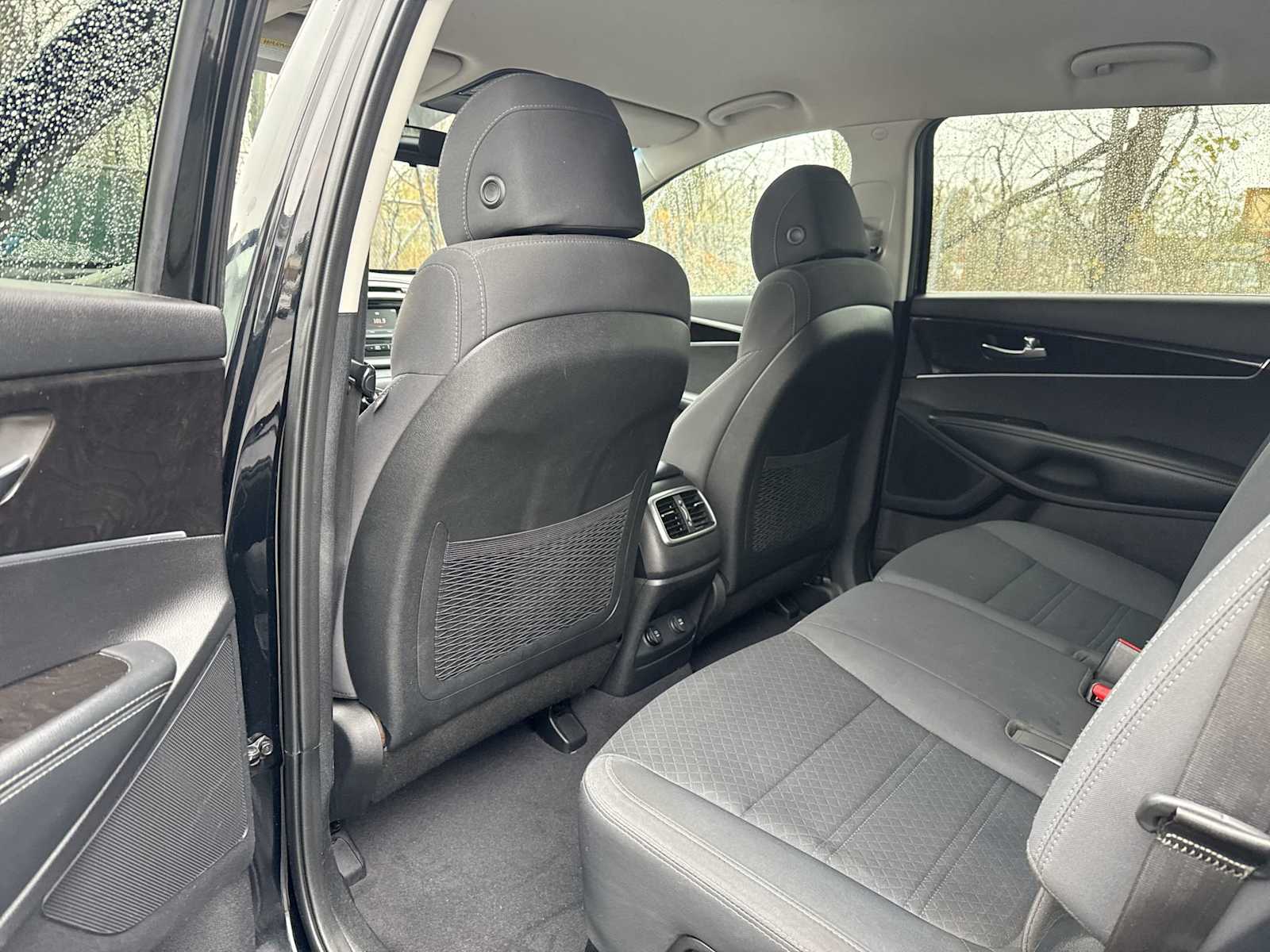 Thumbnail: 2017 Kia Sorento - 12