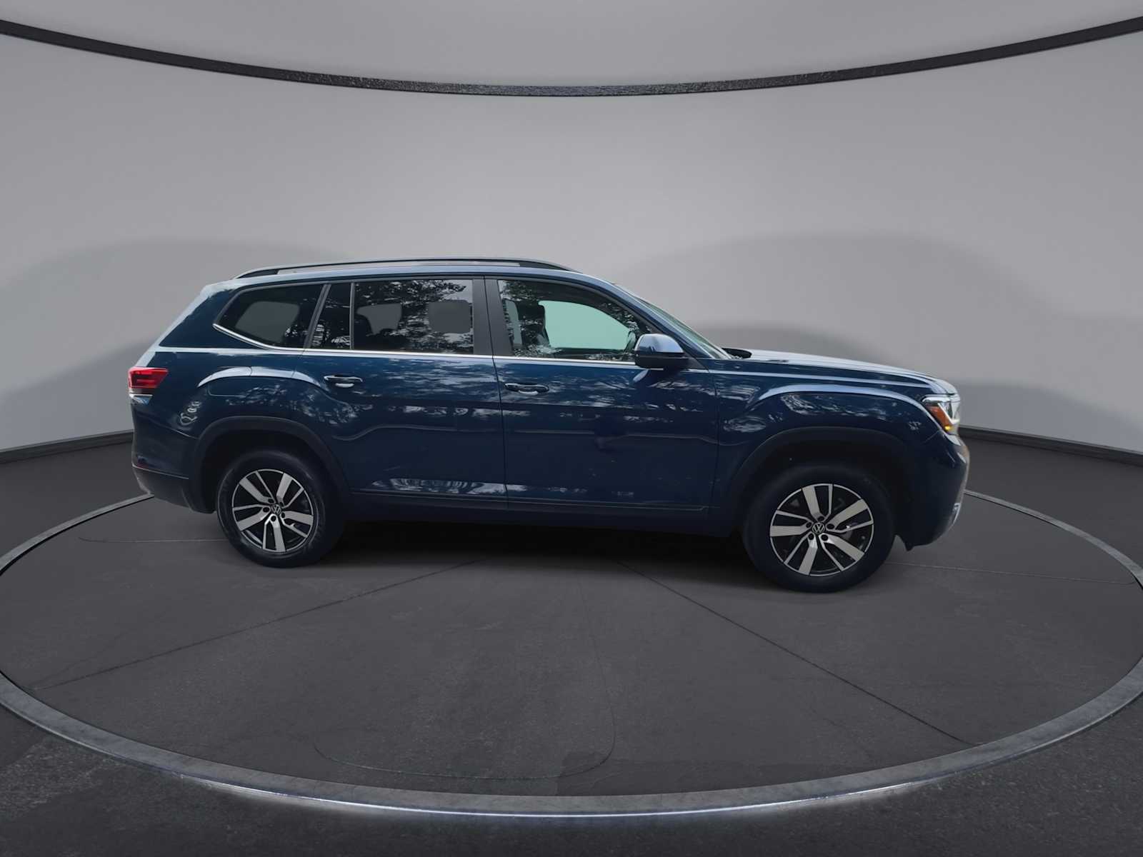 Thumbnail: 2022 Volkswagen Atlas - 9