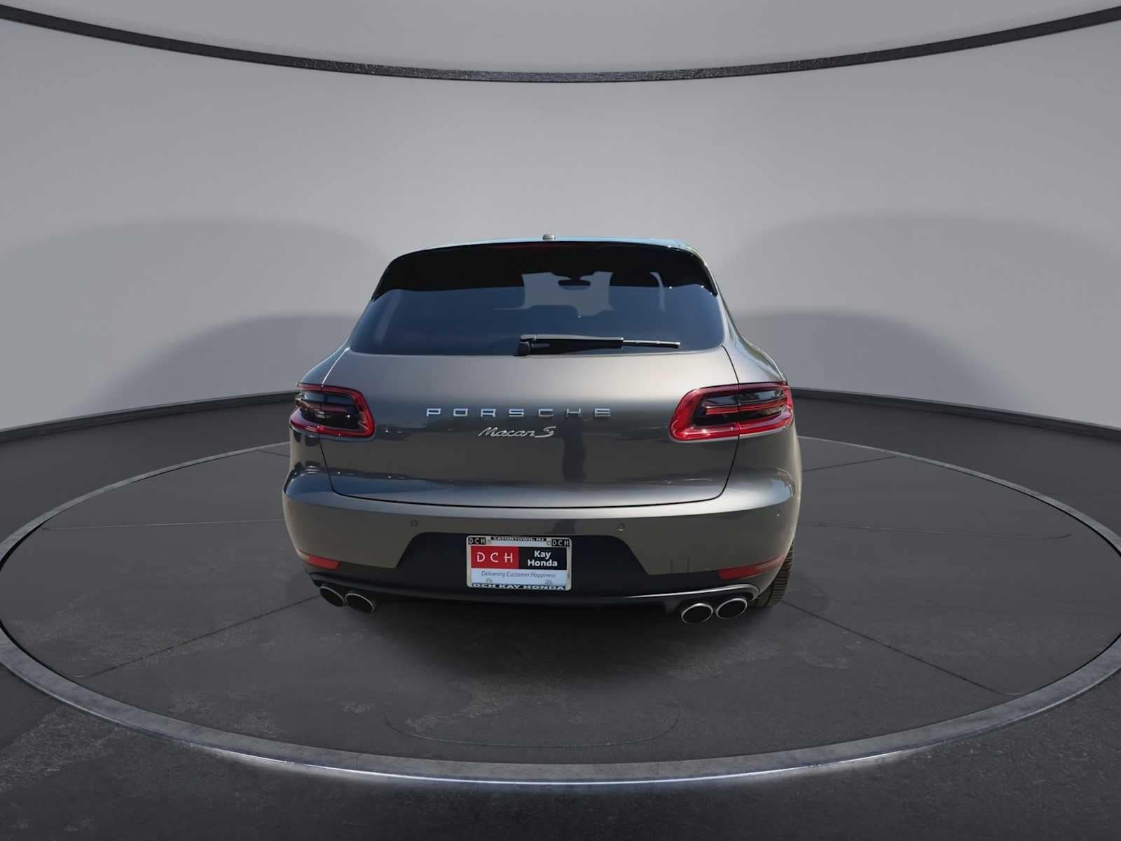 Thumbnail: 2016 Porsche Macan - 7