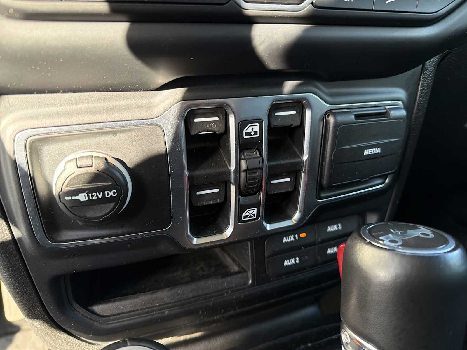 Thumbnail: 2019 Jeep Wrangler - 22