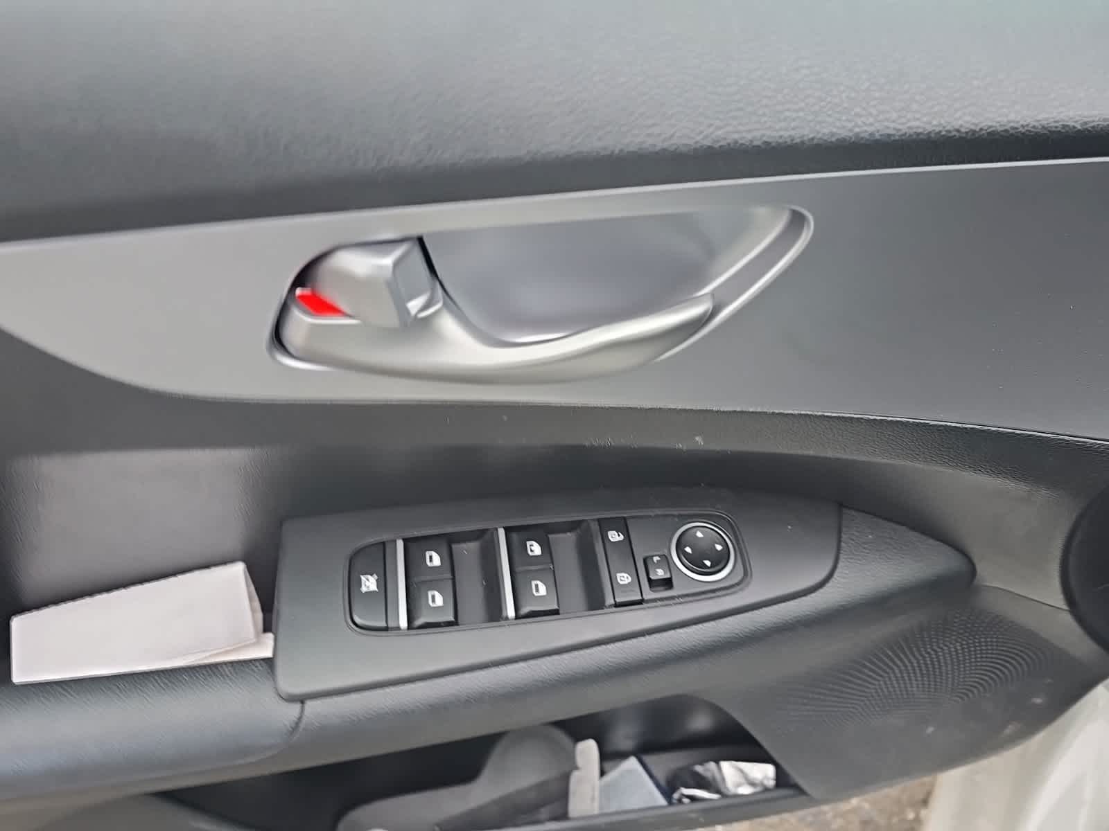 Thumbnail: 2022 Kia Forte - 15