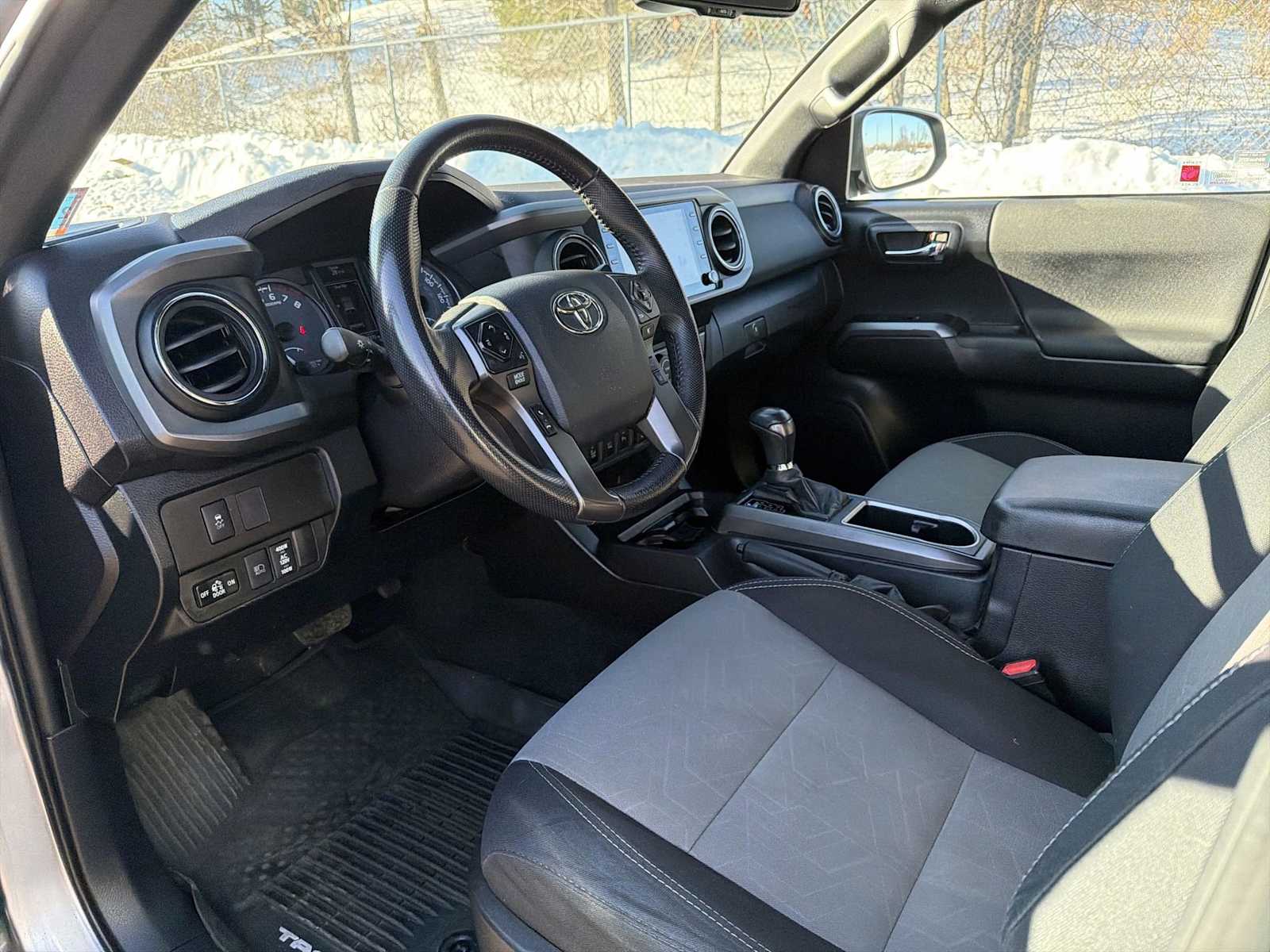 Thumbnail: 2020 Toyota Tacoma - 10