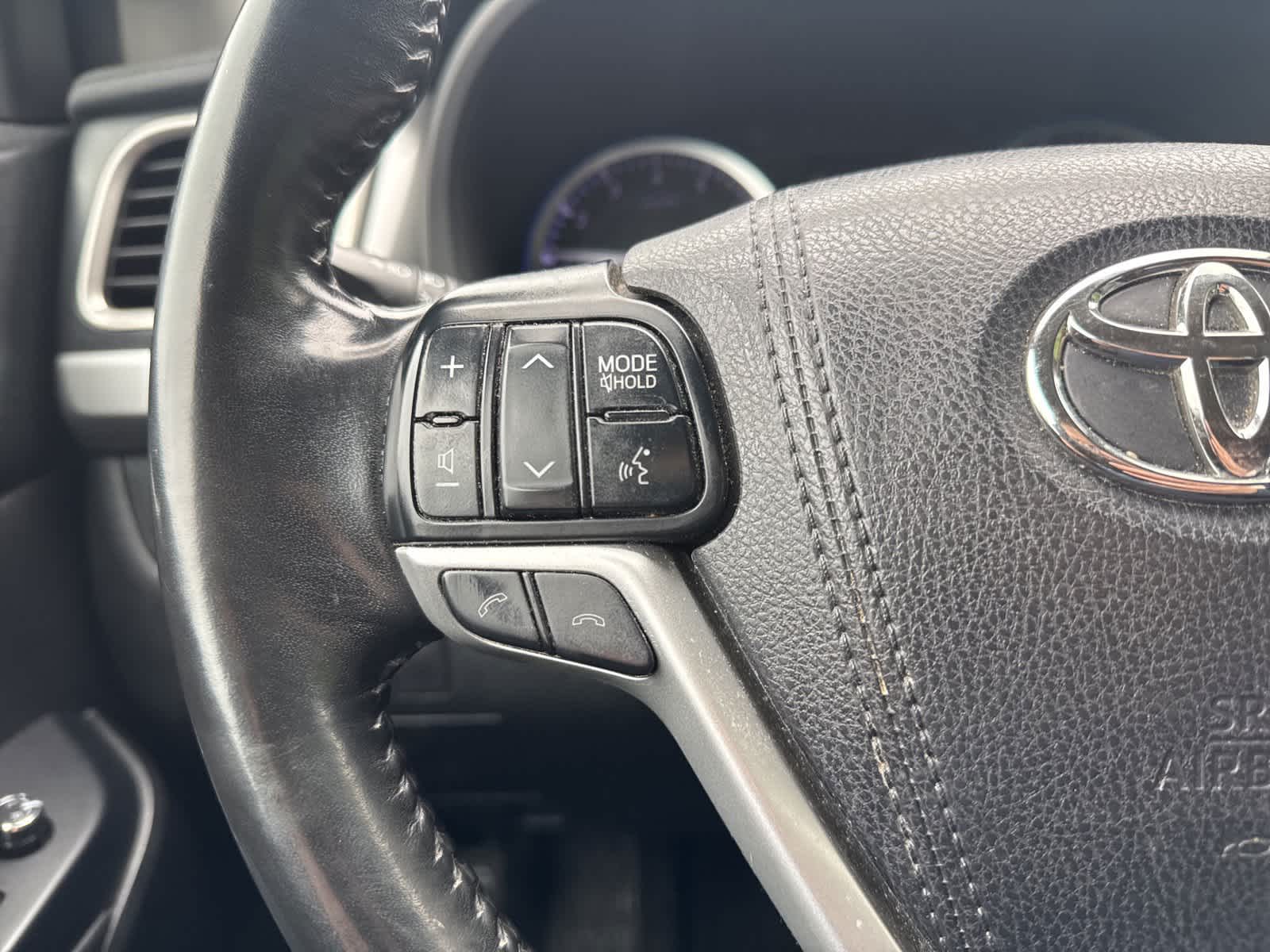 Thumbnail: 2018 Toyota Highlander - 17