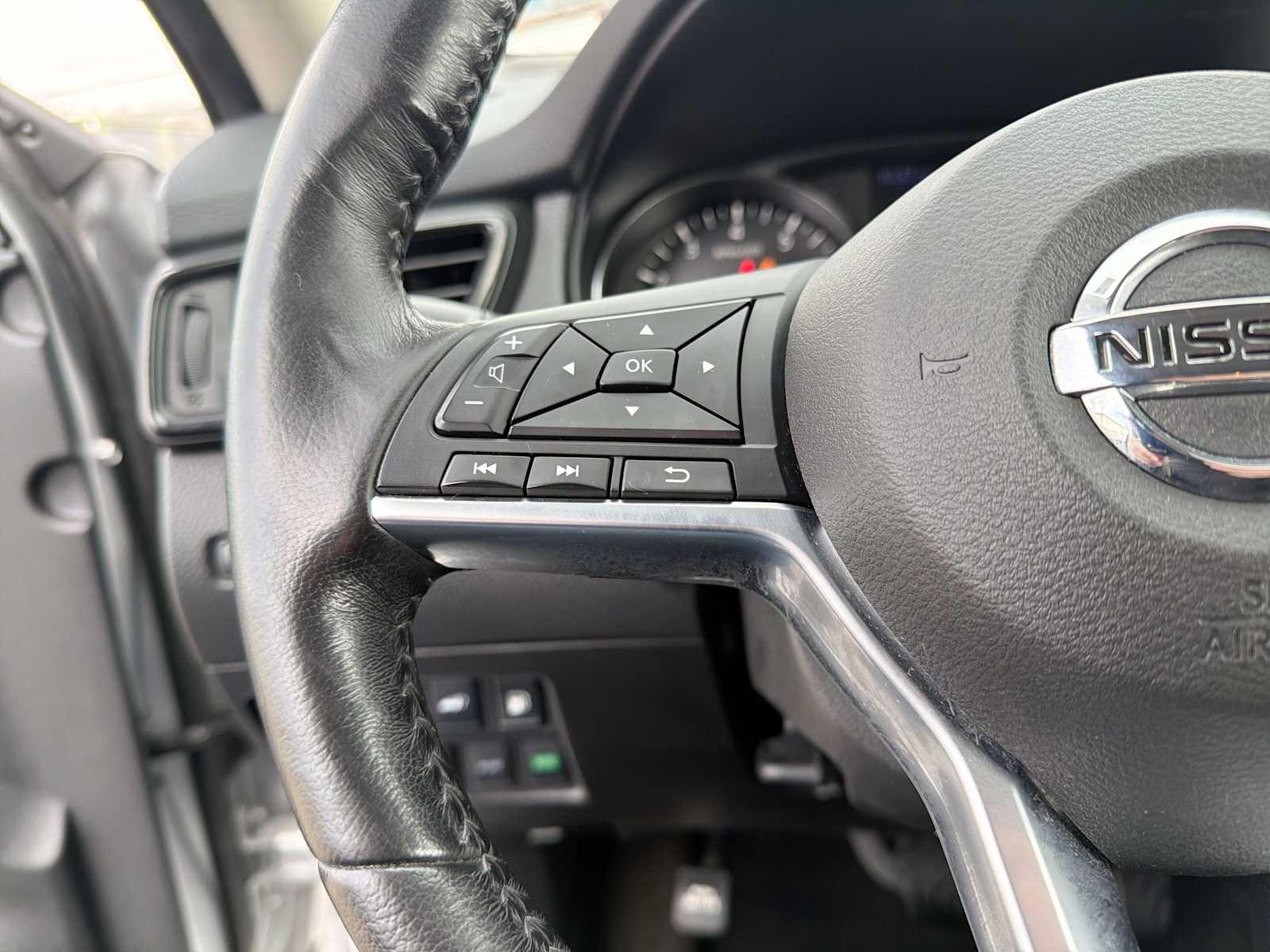 Thumbnail: 2018 Nissan Rogue - 24