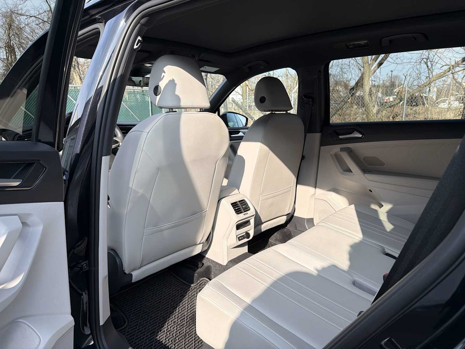 Thumbnail: 2024 Volkswagen Tiguan - 12