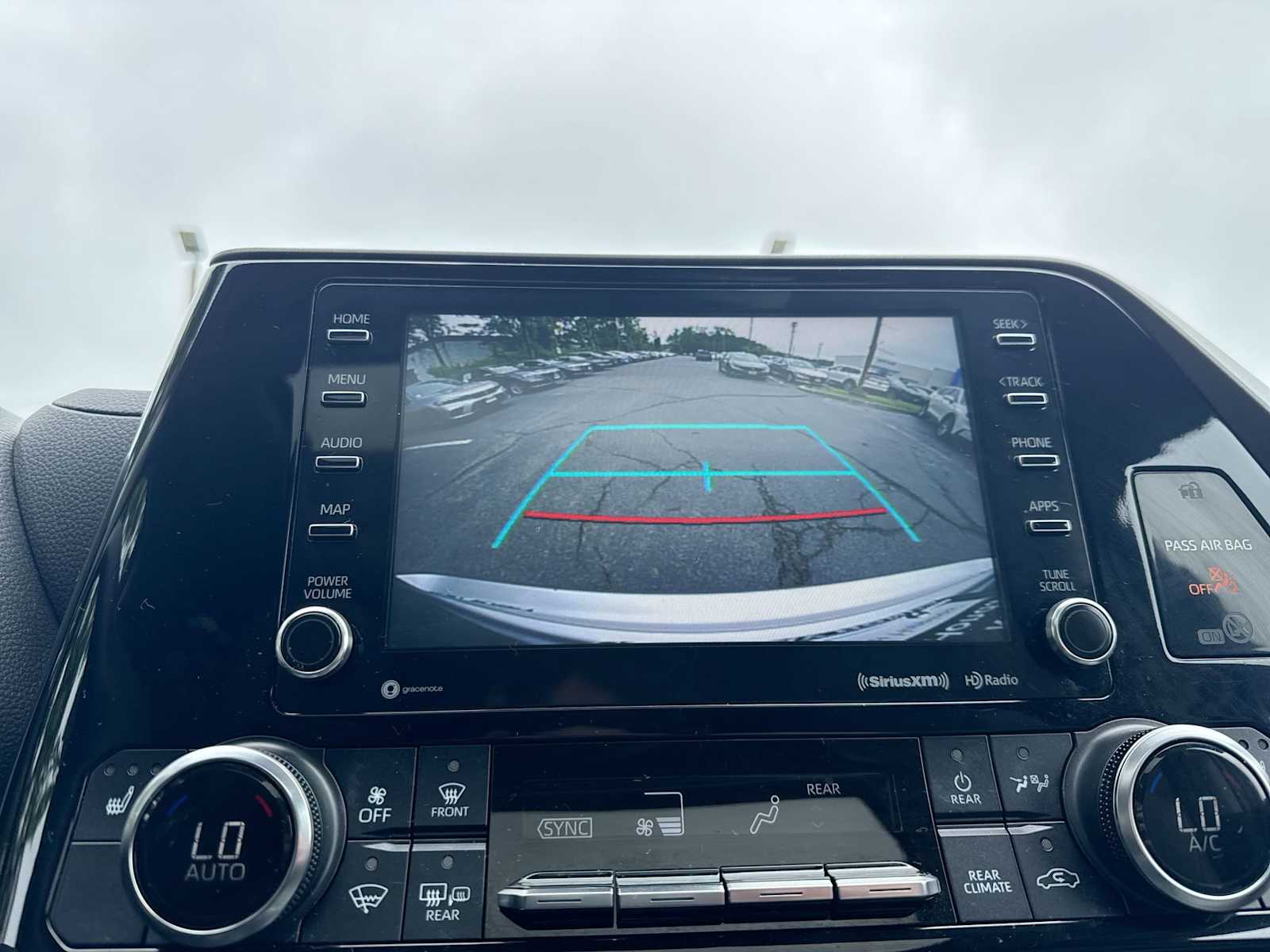 2022 Toyota Highlander XLE 29