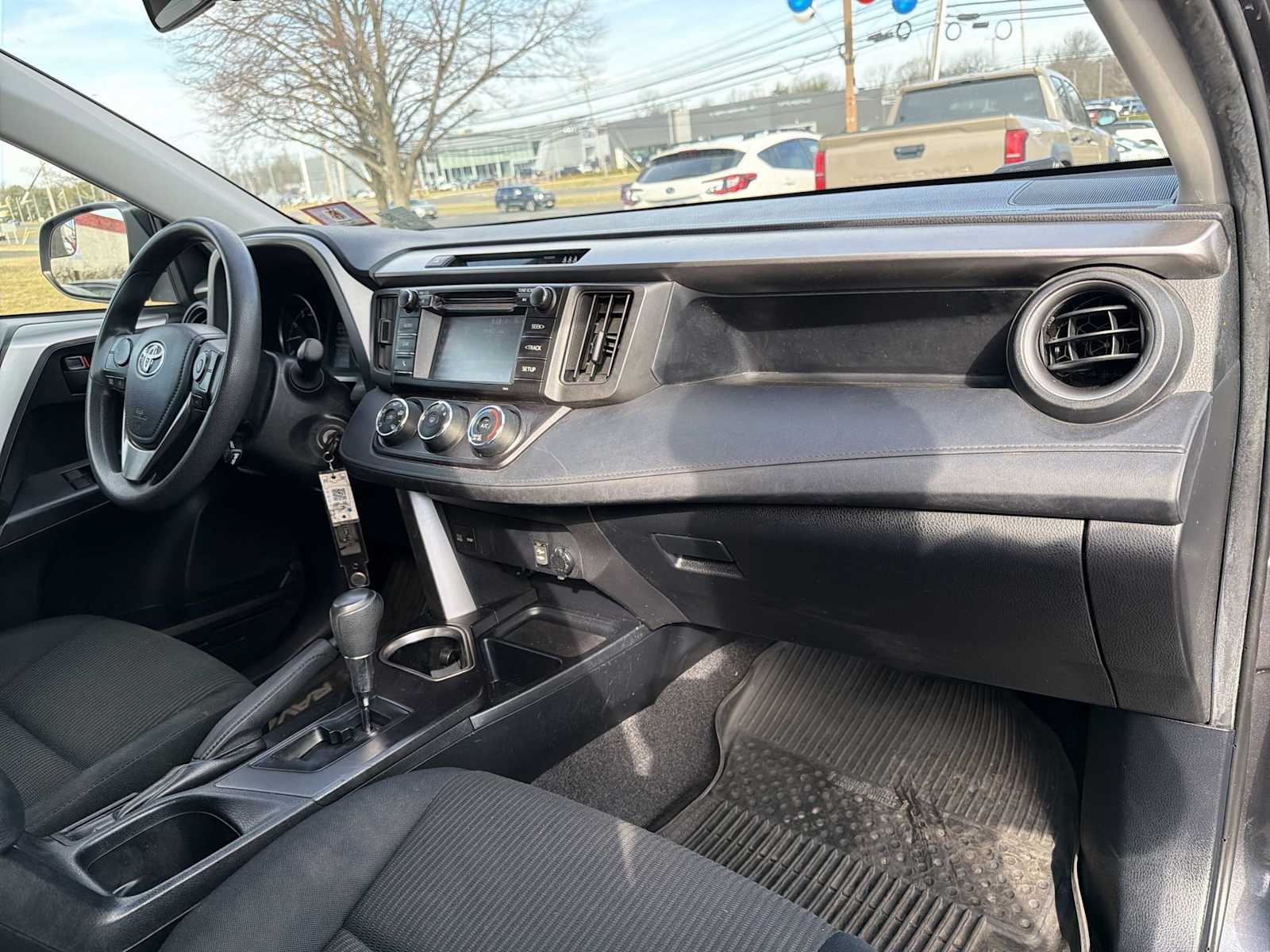 Thumbnail: 2017 Toyota RAV4 - 16