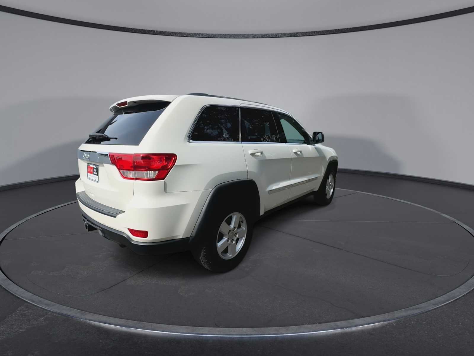 Thumbnail: 2012 Jeep Grand Cherokee - 8