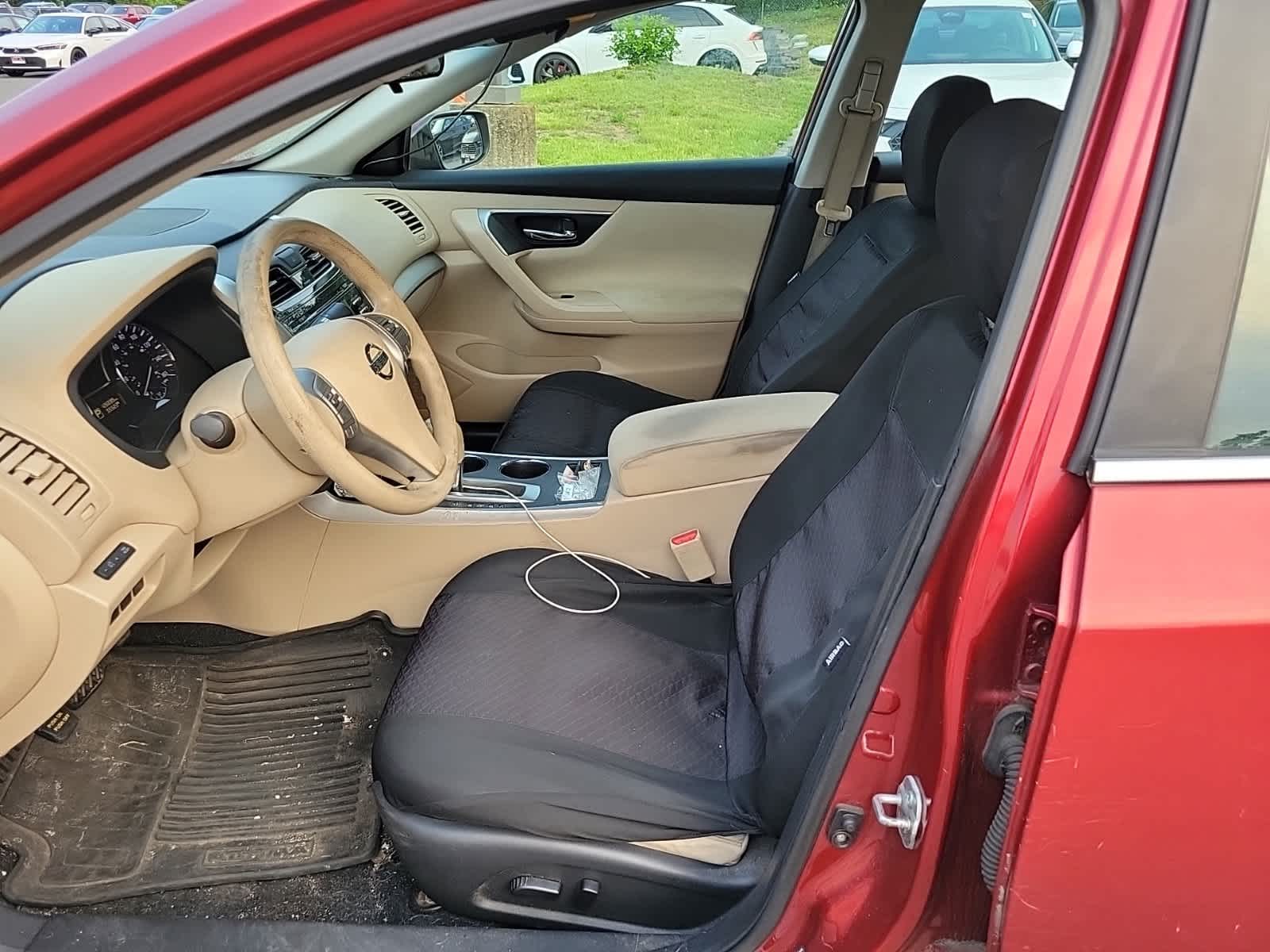Thumbnail: 2015 Nissan Altima - 16