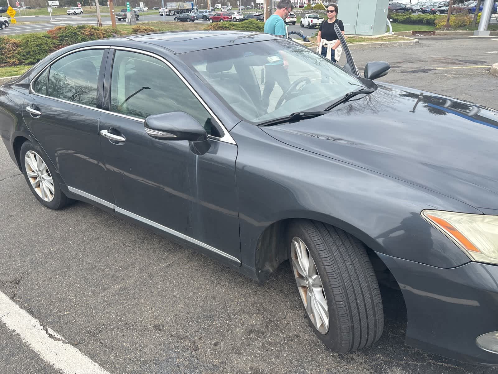 Thumbnail: 2011 Lexus ES - 2