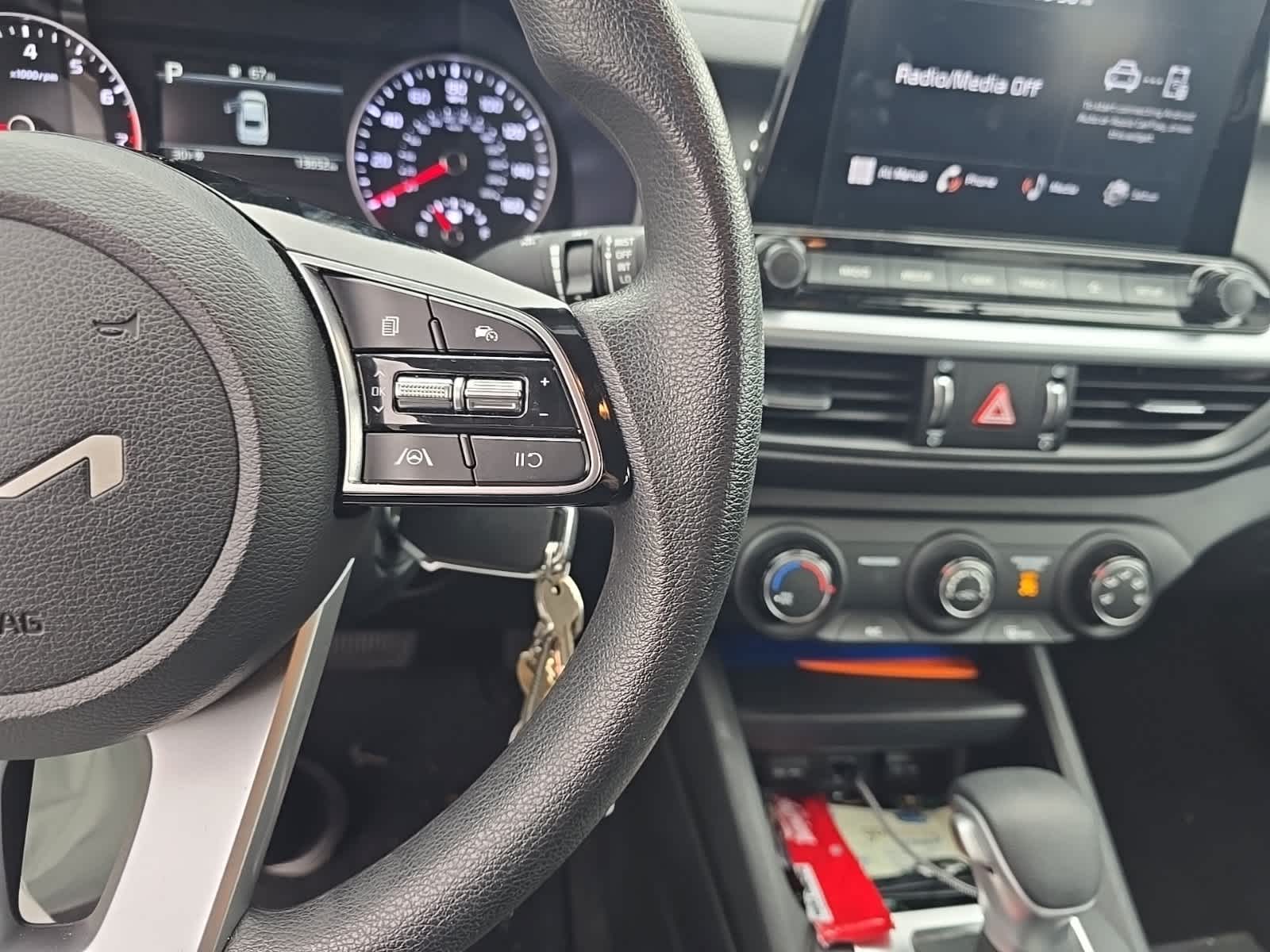 Thumbnail: 2022 Kia Forte - 21