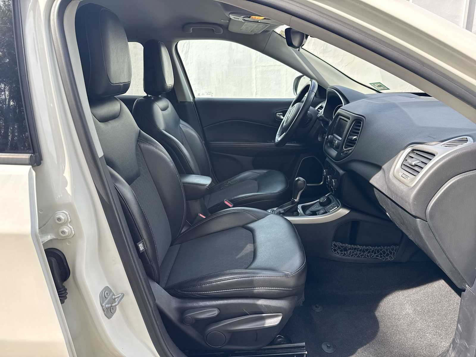 Thumbnail: 2018 Jeep Compass - 15