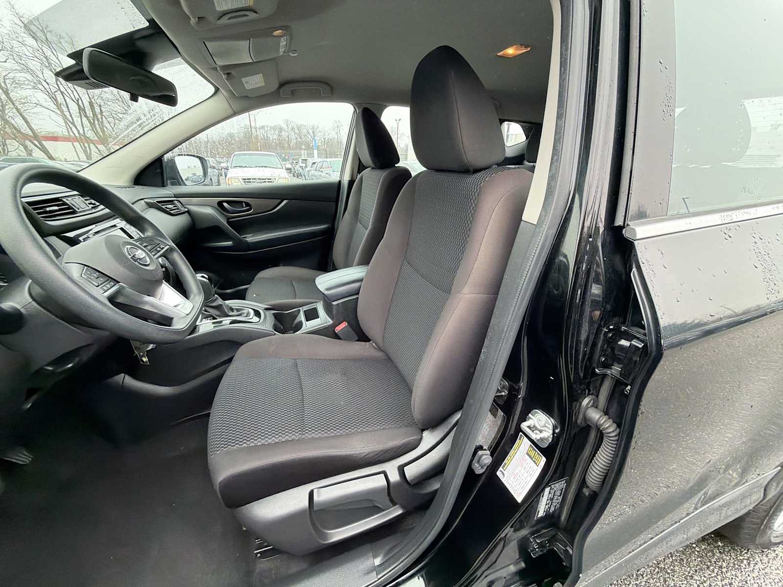 Thumbnail: 2020 Nissan Rogue Sport - 21