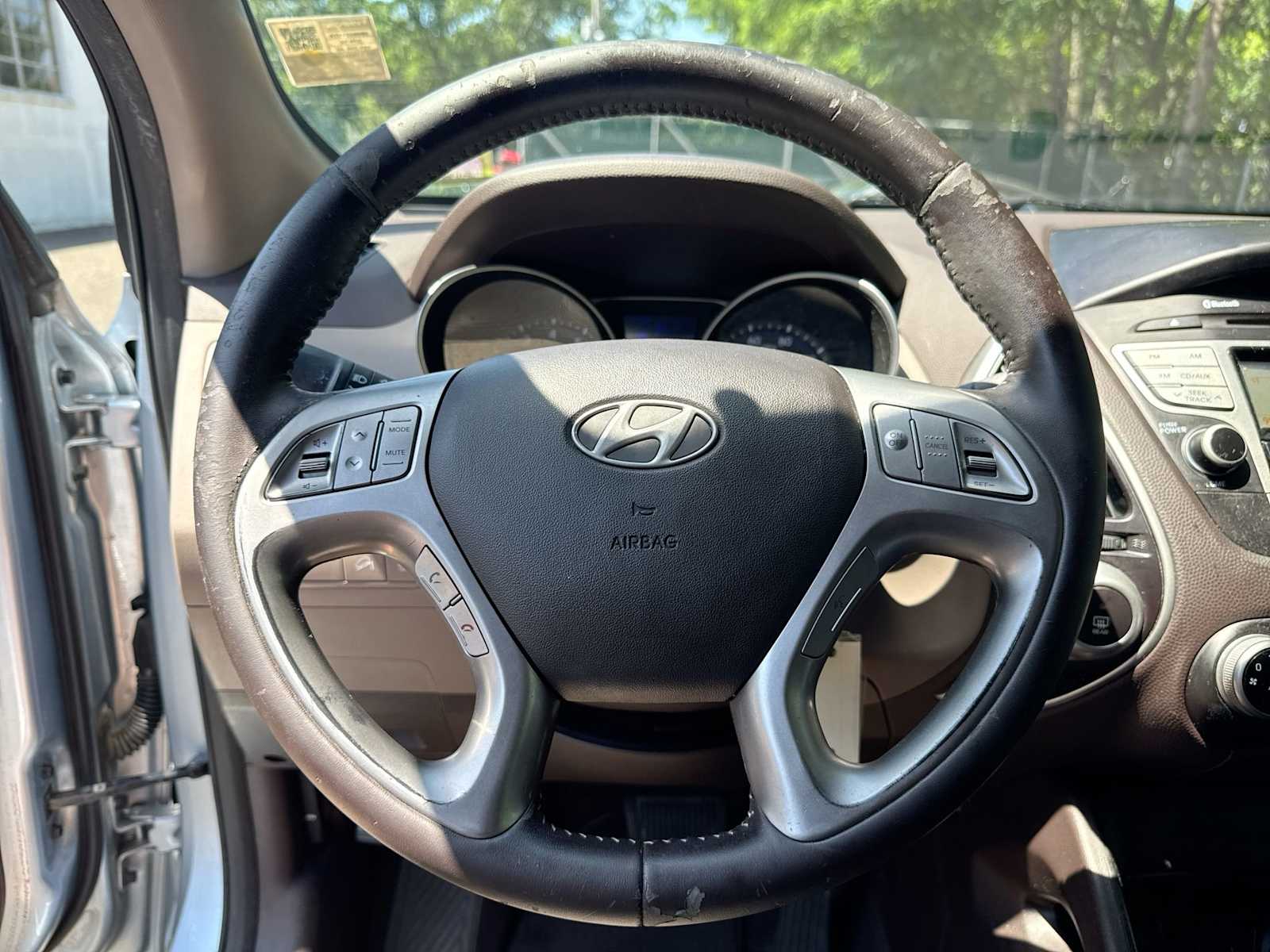Thumbnail: 2011 Hyundai Tucson - 23