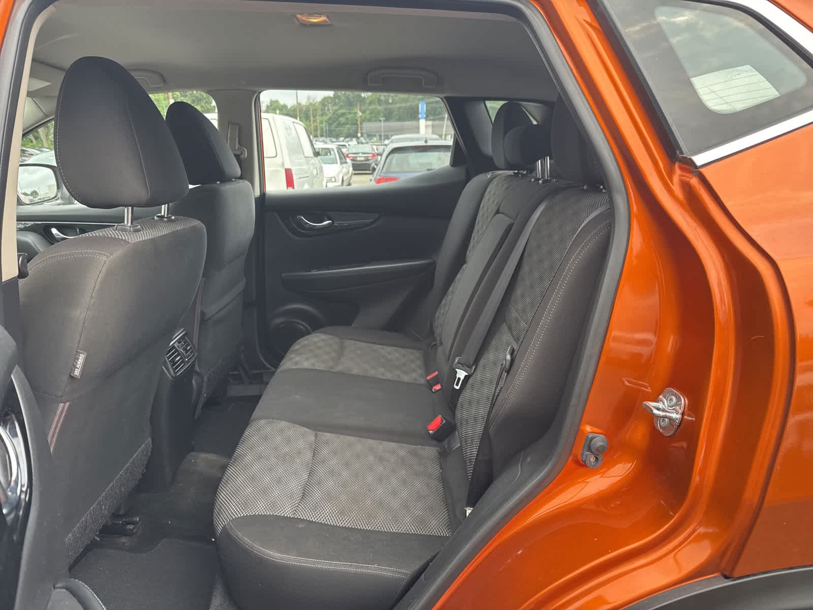 Thumbnail: 2017 Nissan Rogue Sport - 10