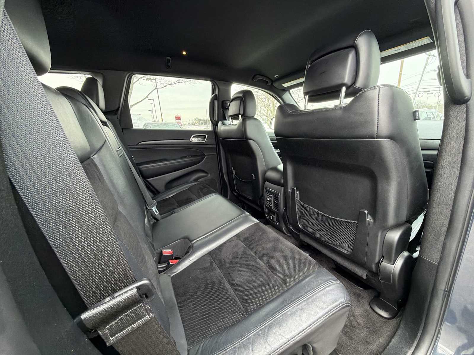 Thumbnail: 2017 Jeep Grand Cherokee - 14