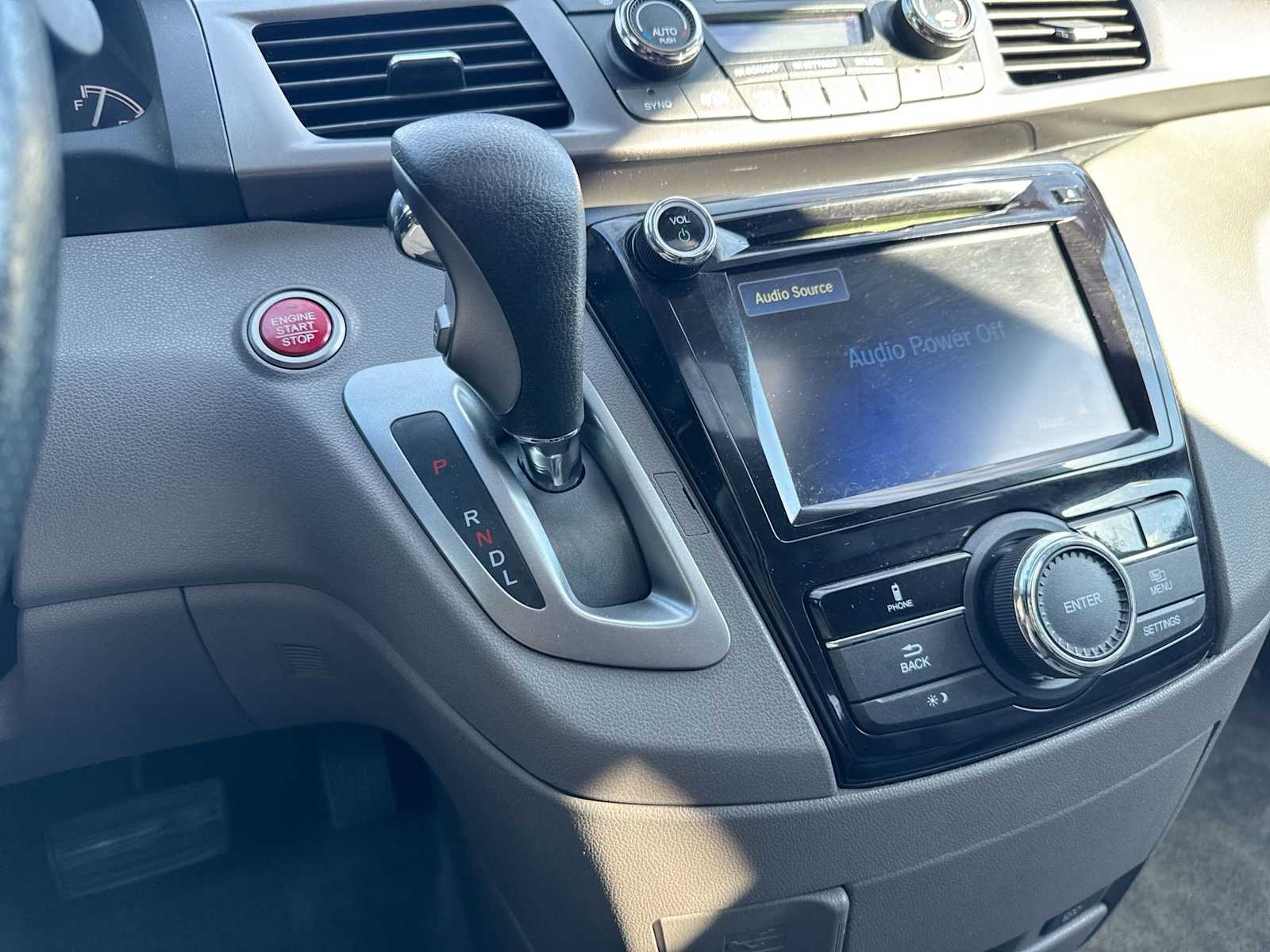 Thumbnail: 2015 Honda Odyssey - 30