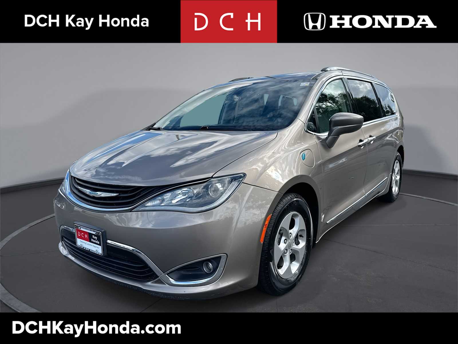 Thumbnail: 2018 Chrysler Pacifica - 1